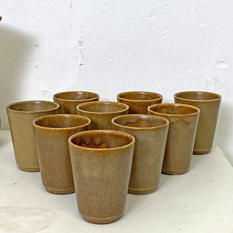 Set in stoneware carafe and 9 glasses