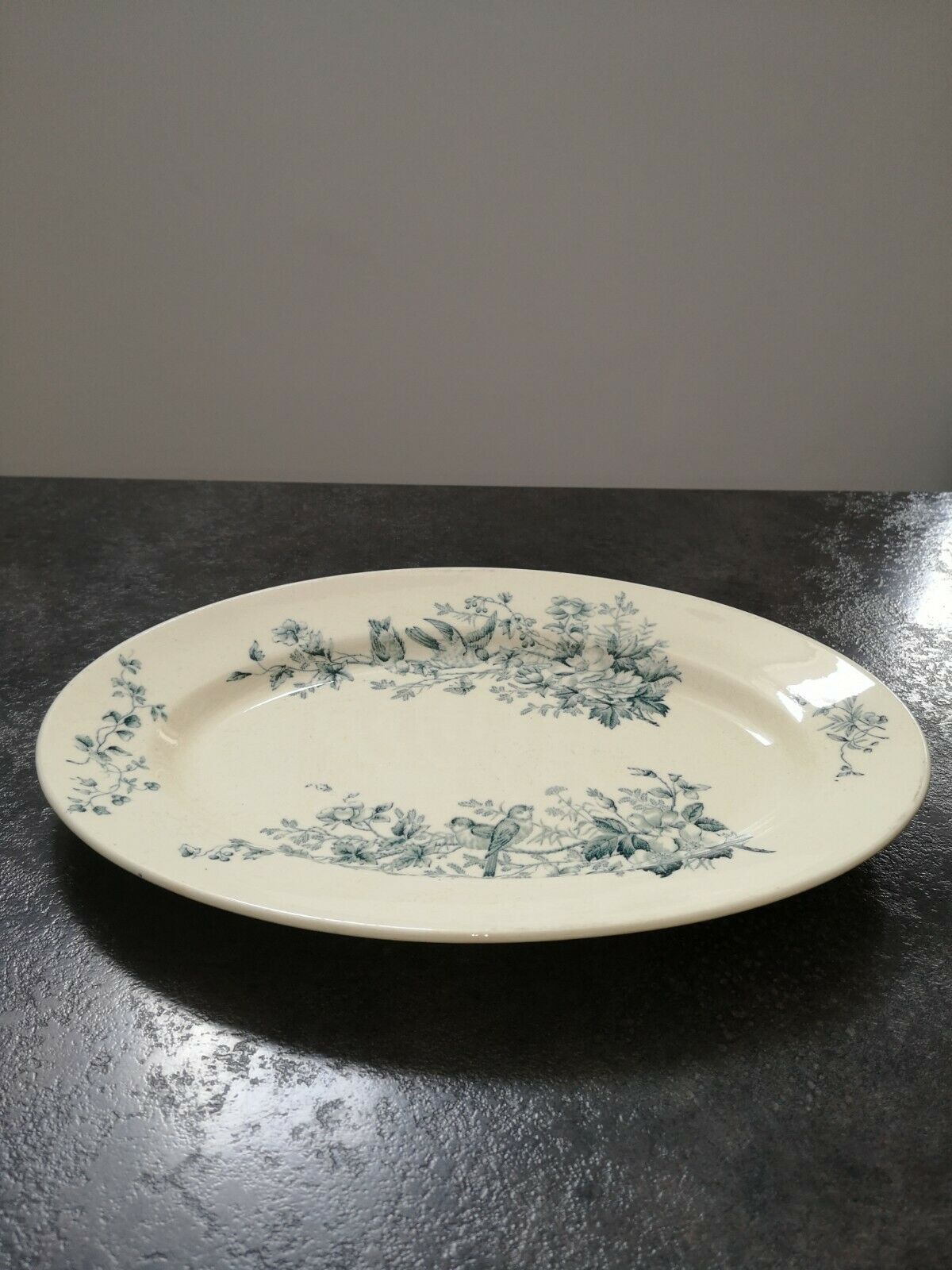 Old flat oval earthenware longwy cute blue/green birds iron earth Length 35 cm