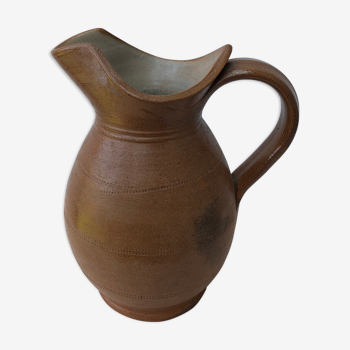 Sandstone pitcher