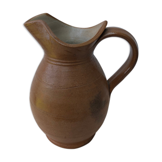 Sandstone pitcher