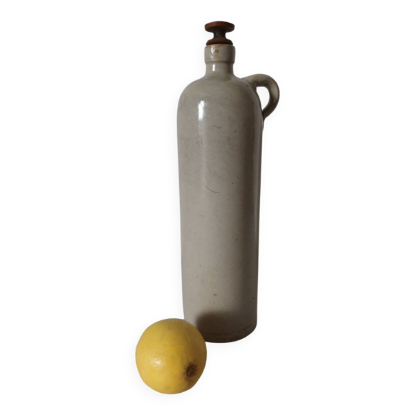Bouteille en grès vintage