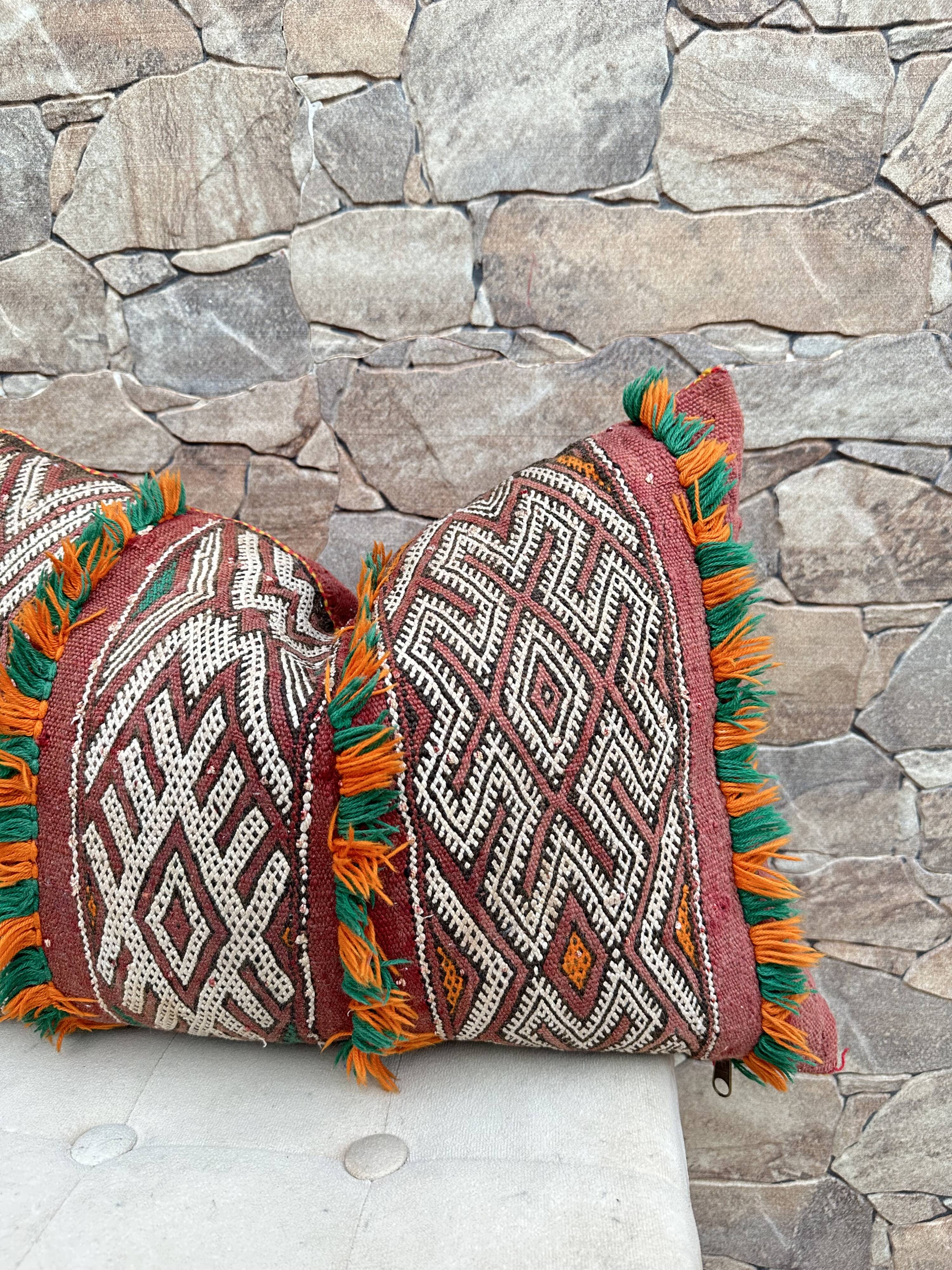 Vintage Berber wool cushion cover: Moroccan cushion, Boujad pattern