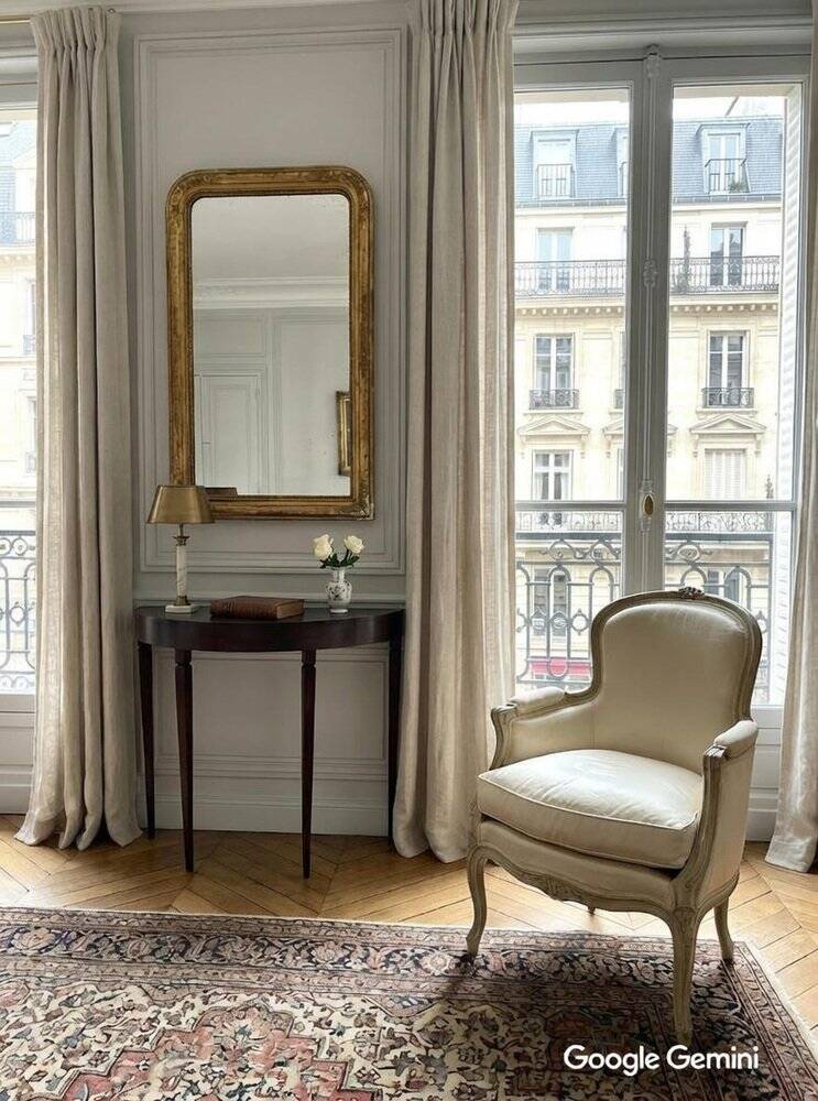 Italian Wooden Console Table in the style of Paolo Buffa Style, 1930s