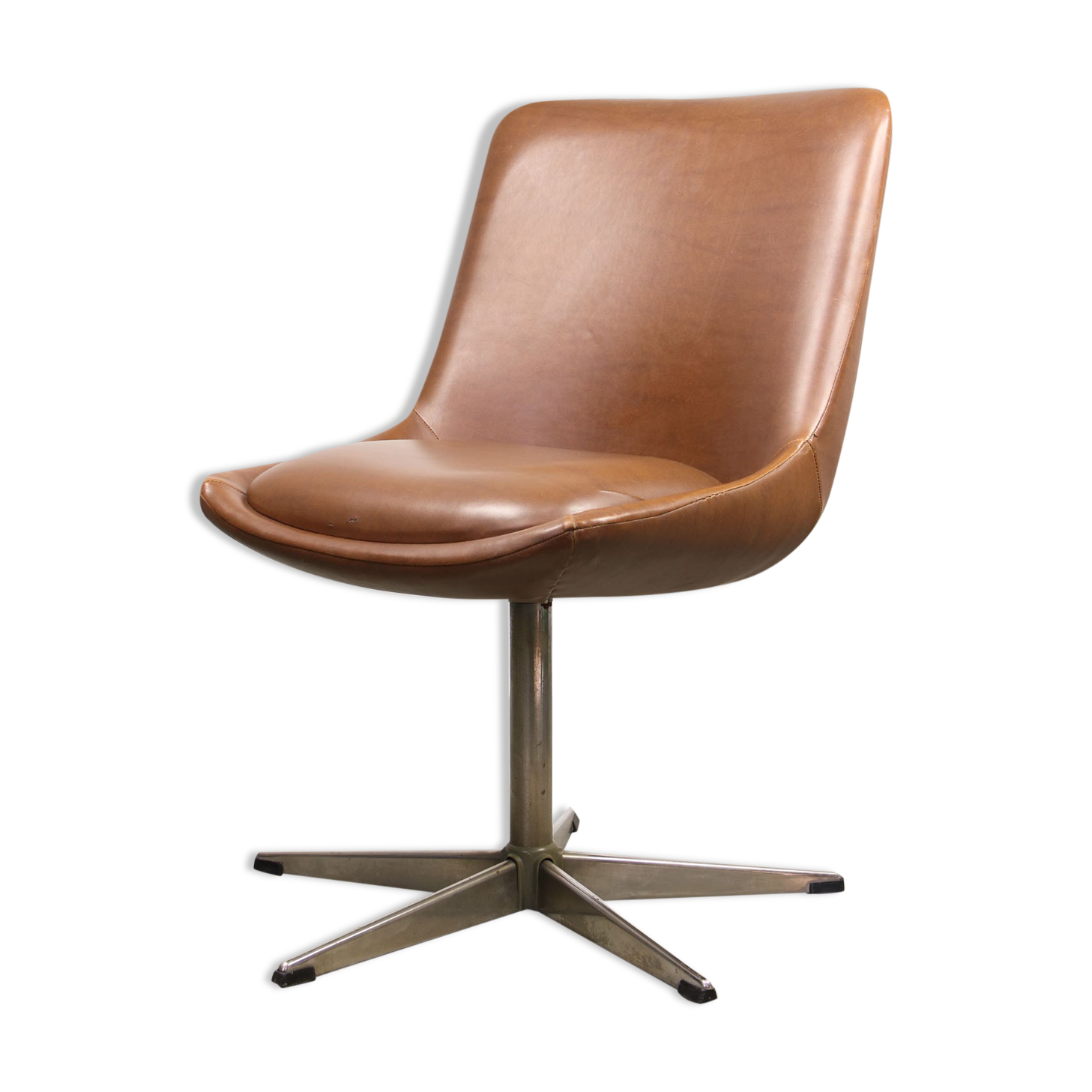 Chaise pivotante en similicuir brune du milieu du siècle de Stol