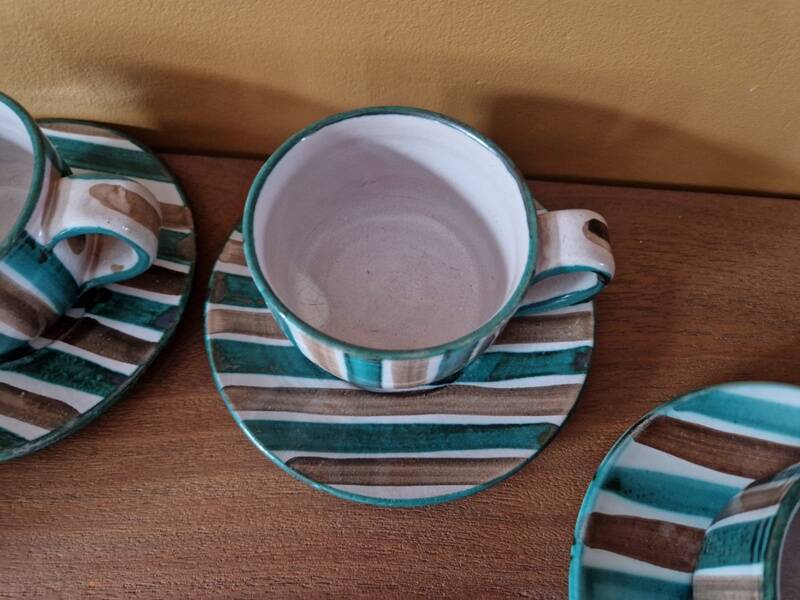 Robert Picault (1919-2000) - Série de 4 tasses et 4 sous tasses en faience