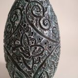 Basque sandstone vase