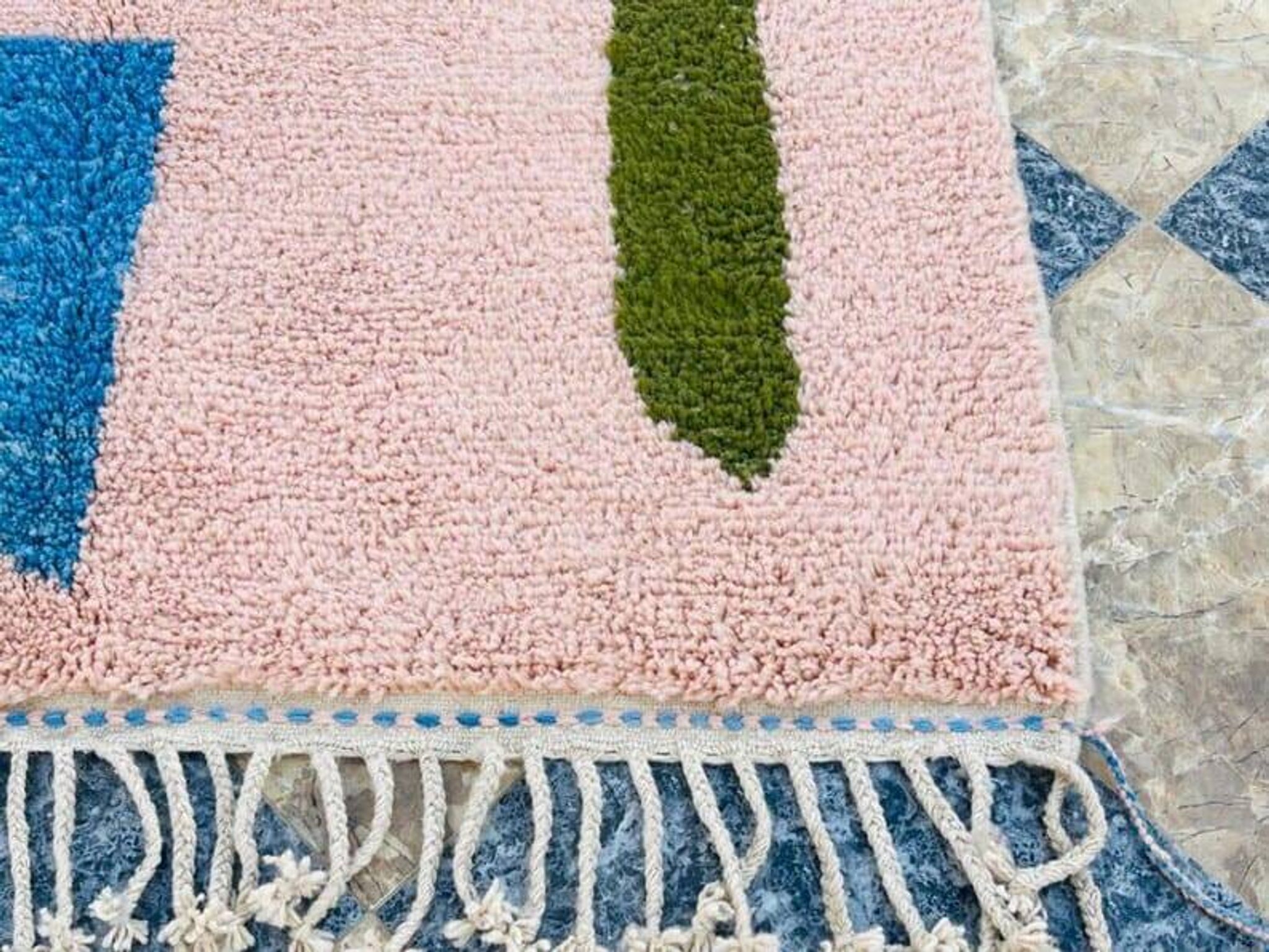 Tapis berbere fait main taille 150 x 250 cm