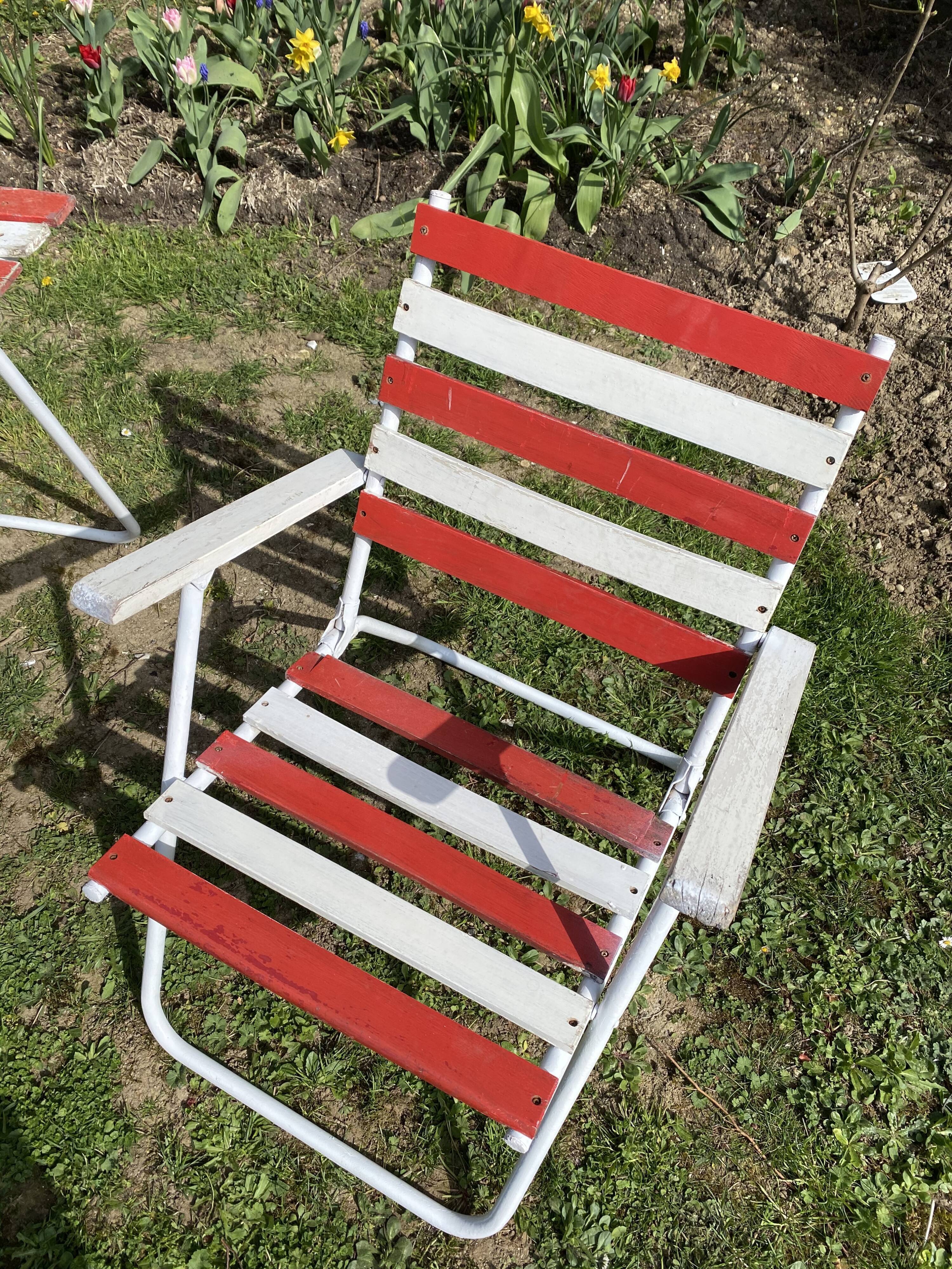 Former vintage garden lounge