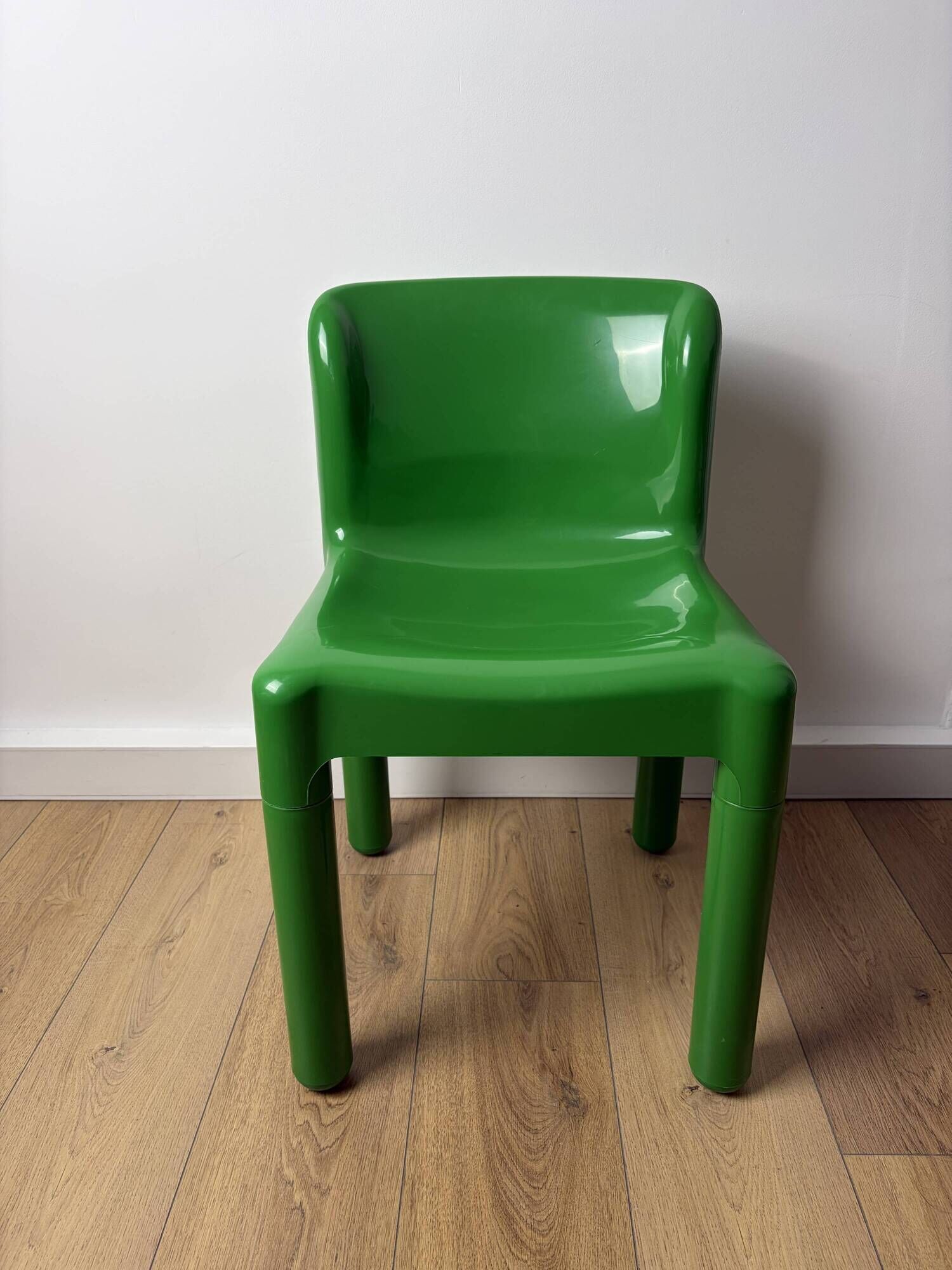 Pair of Kartell 4875 chairs by Carlo Bartoli