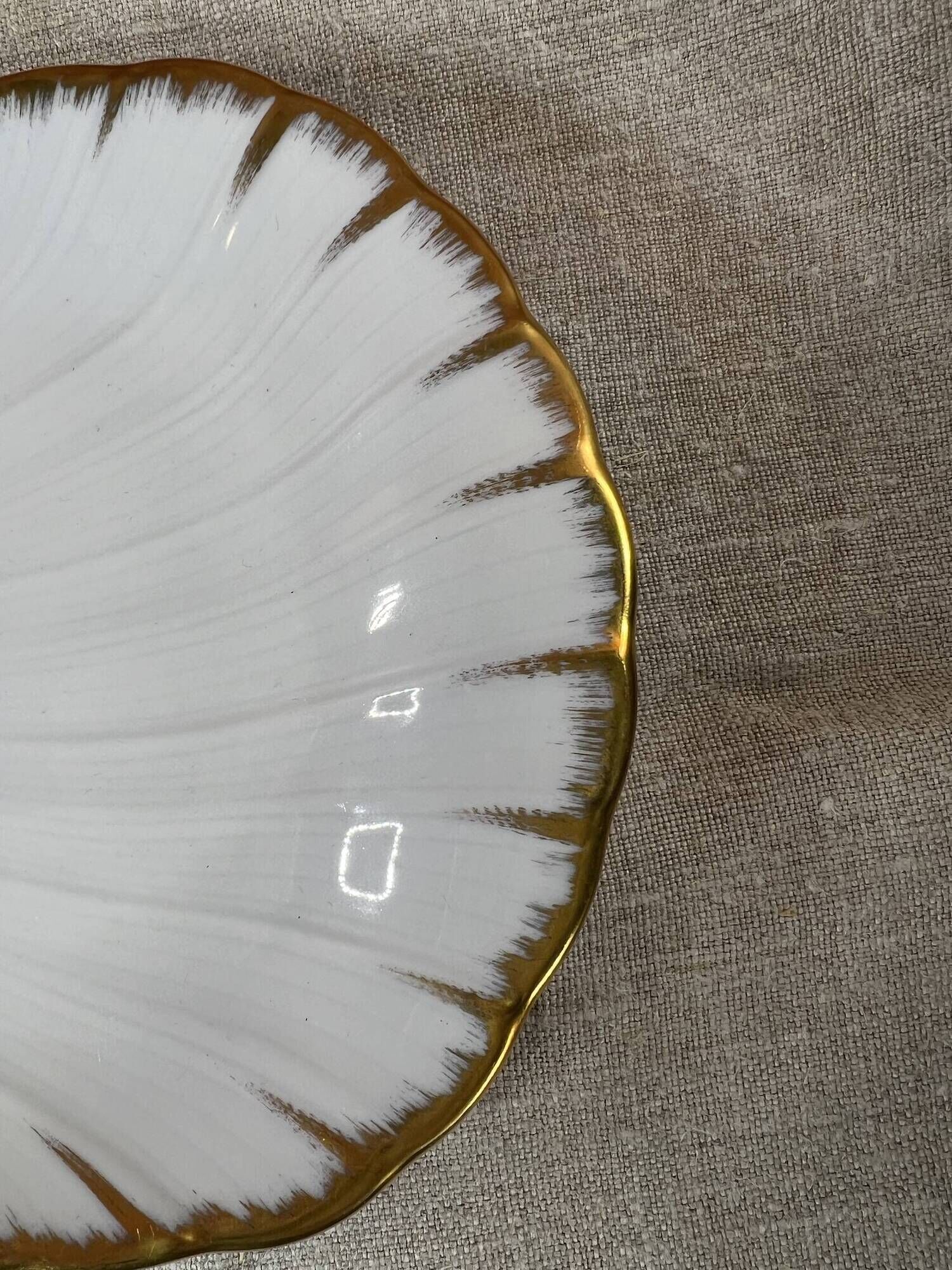 Plat à cake Bernardaud Limoges en porcelaine modele Neuilly