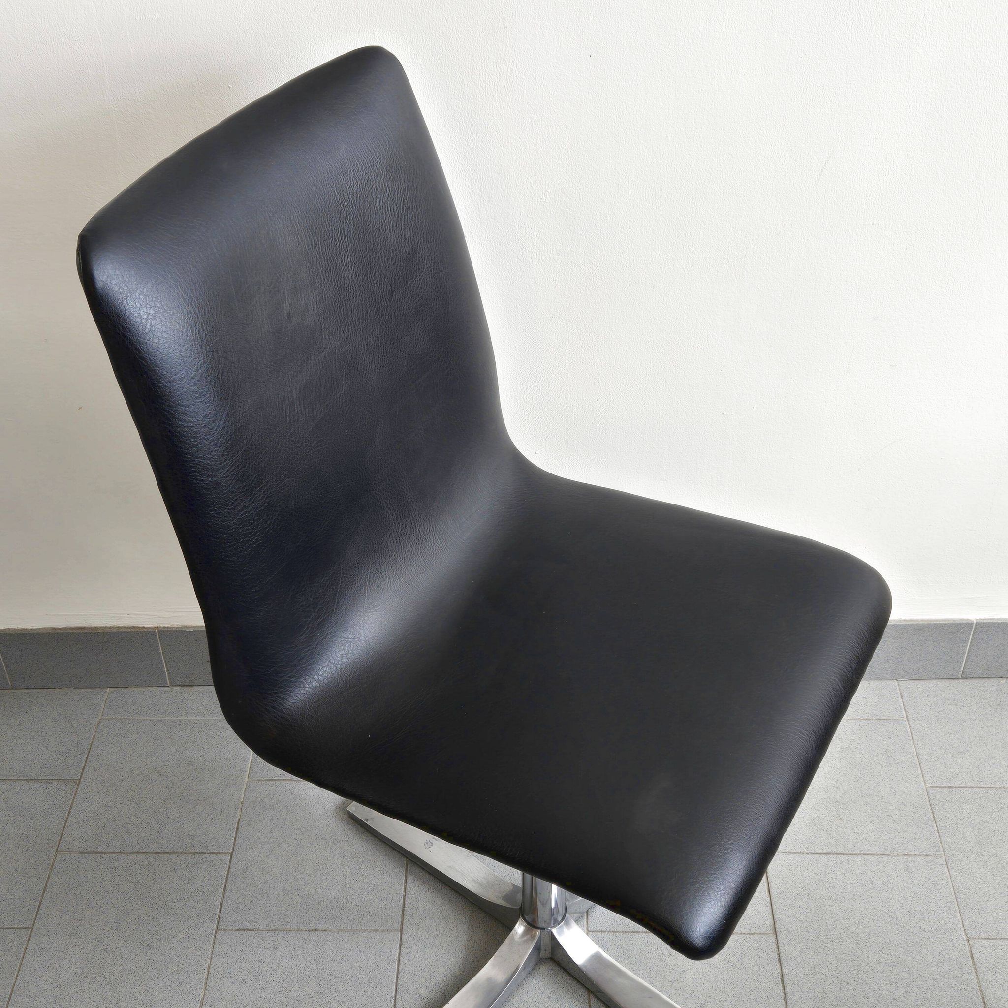 Suite de 4 chaises vintage 1970