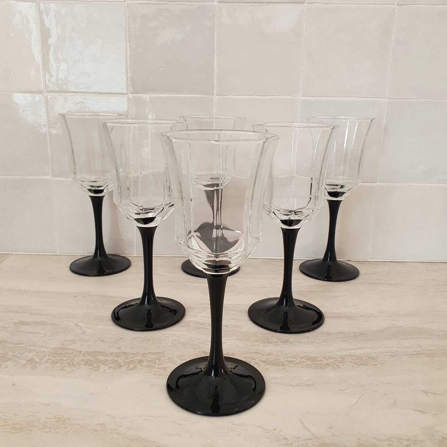 6 Octime octagonal black-footed wine glasses