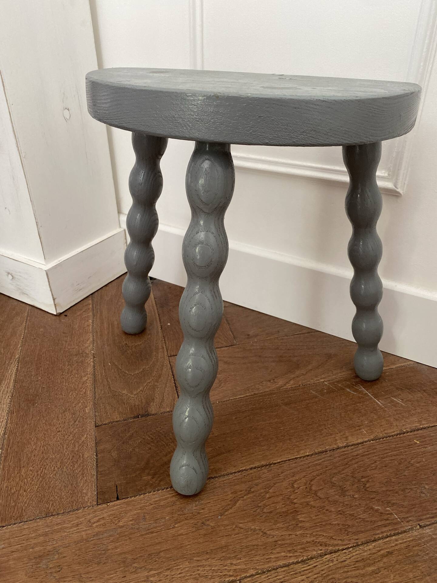 Vintage tripod stool