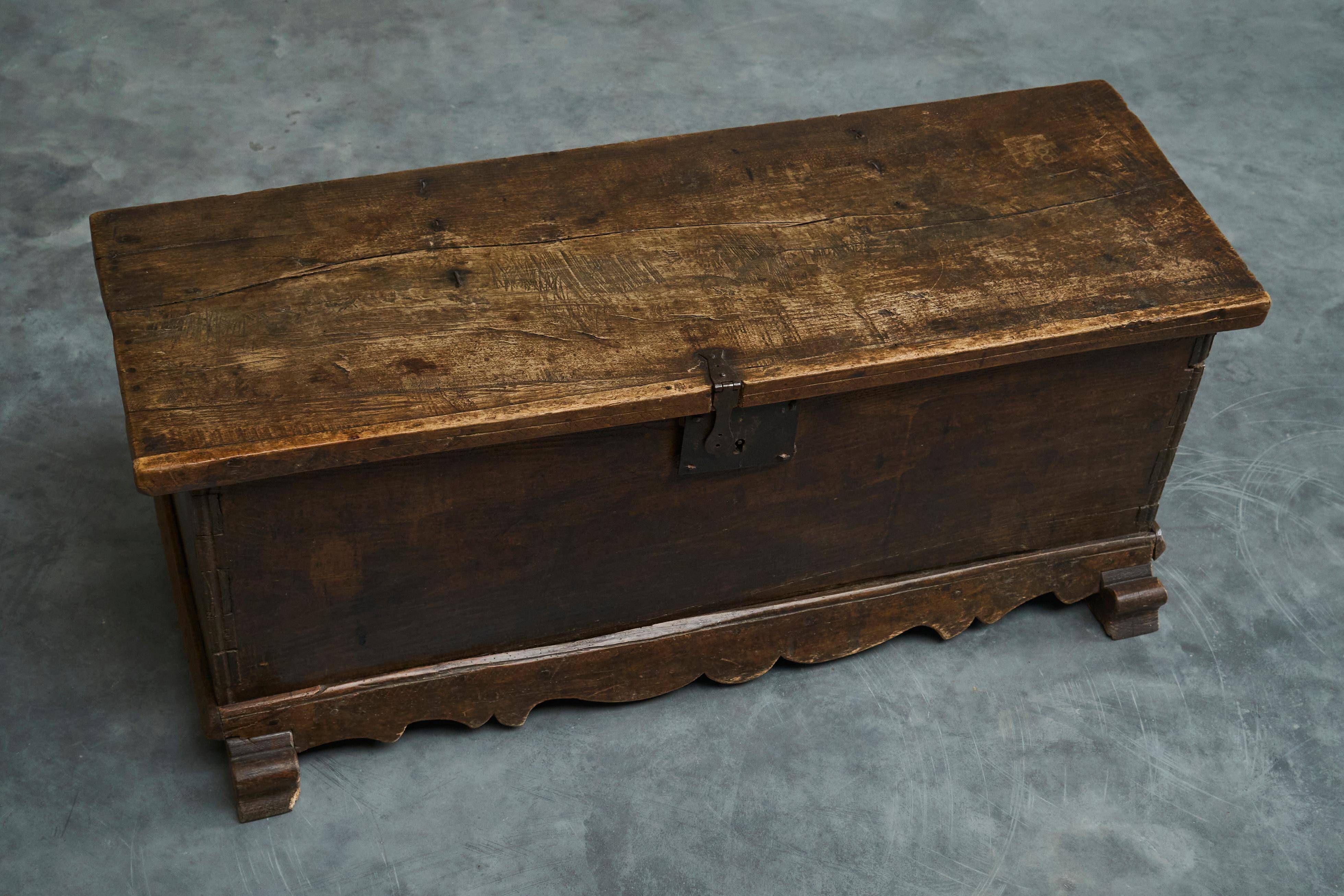 Oak and wrought iron mallet, early 18th century.