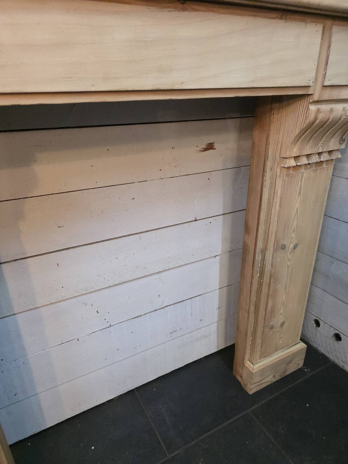 Manteau de cheminée en bois