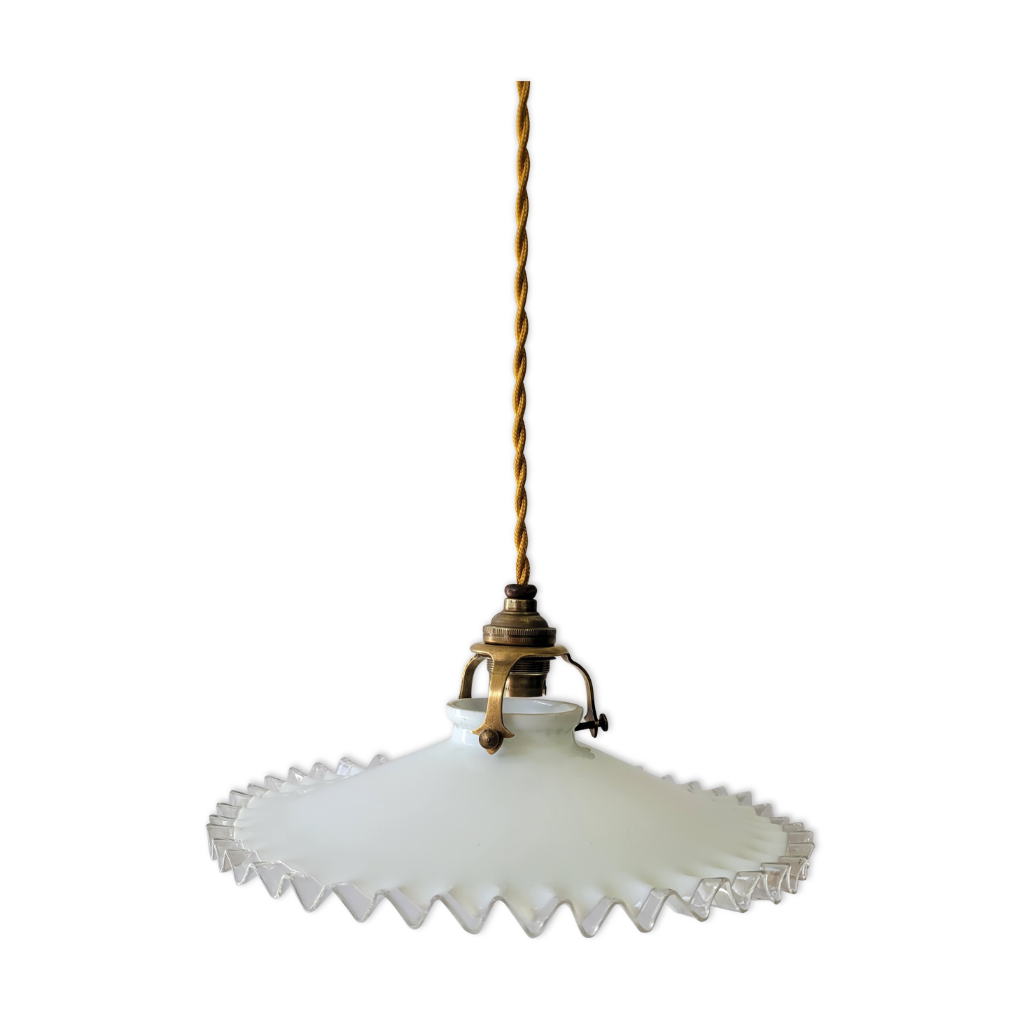 Serrated opaline suspension