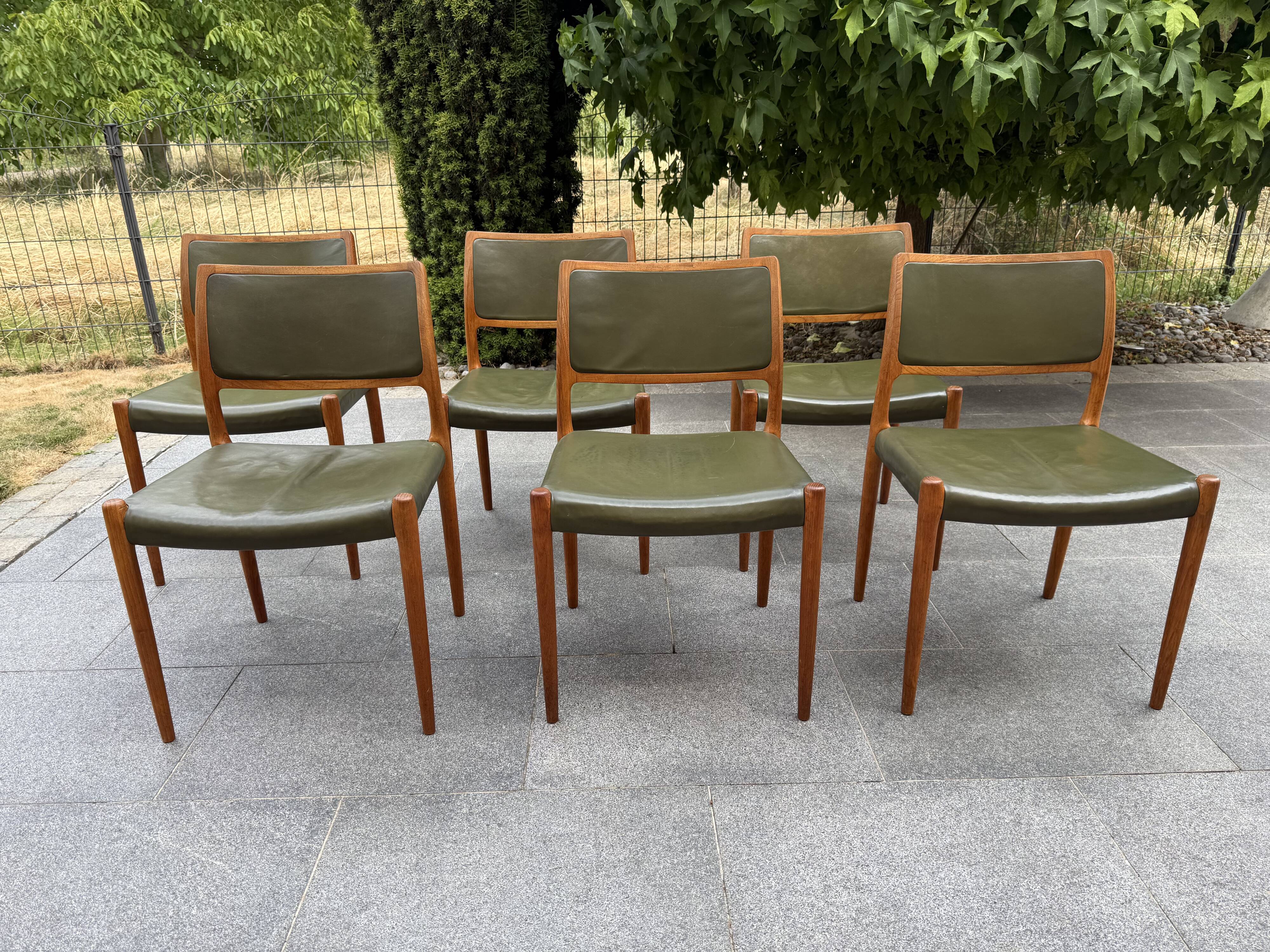 Lot de 6 chaises scandinave J.L. Møller Model 80 années 1960