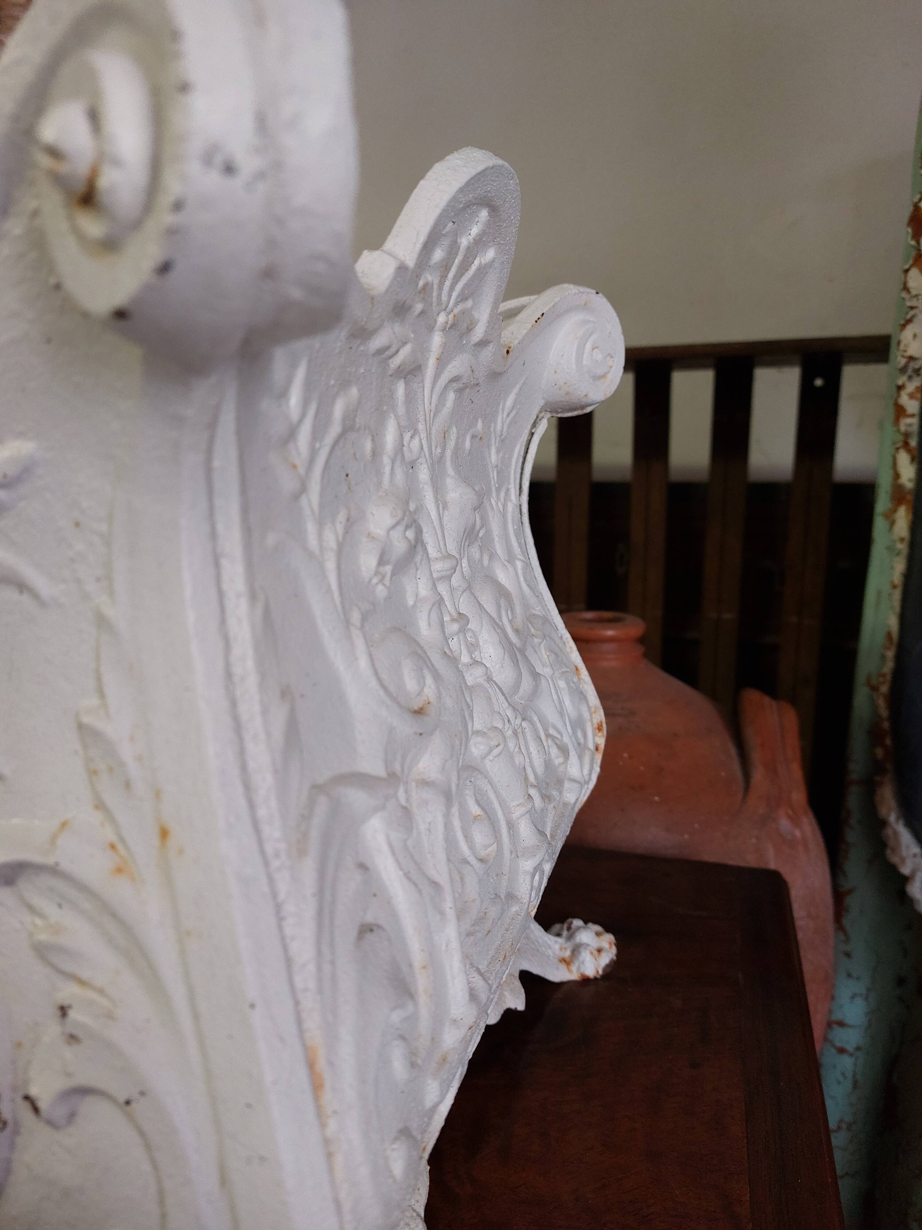 Cast iron planter Napoleon III lion's feet