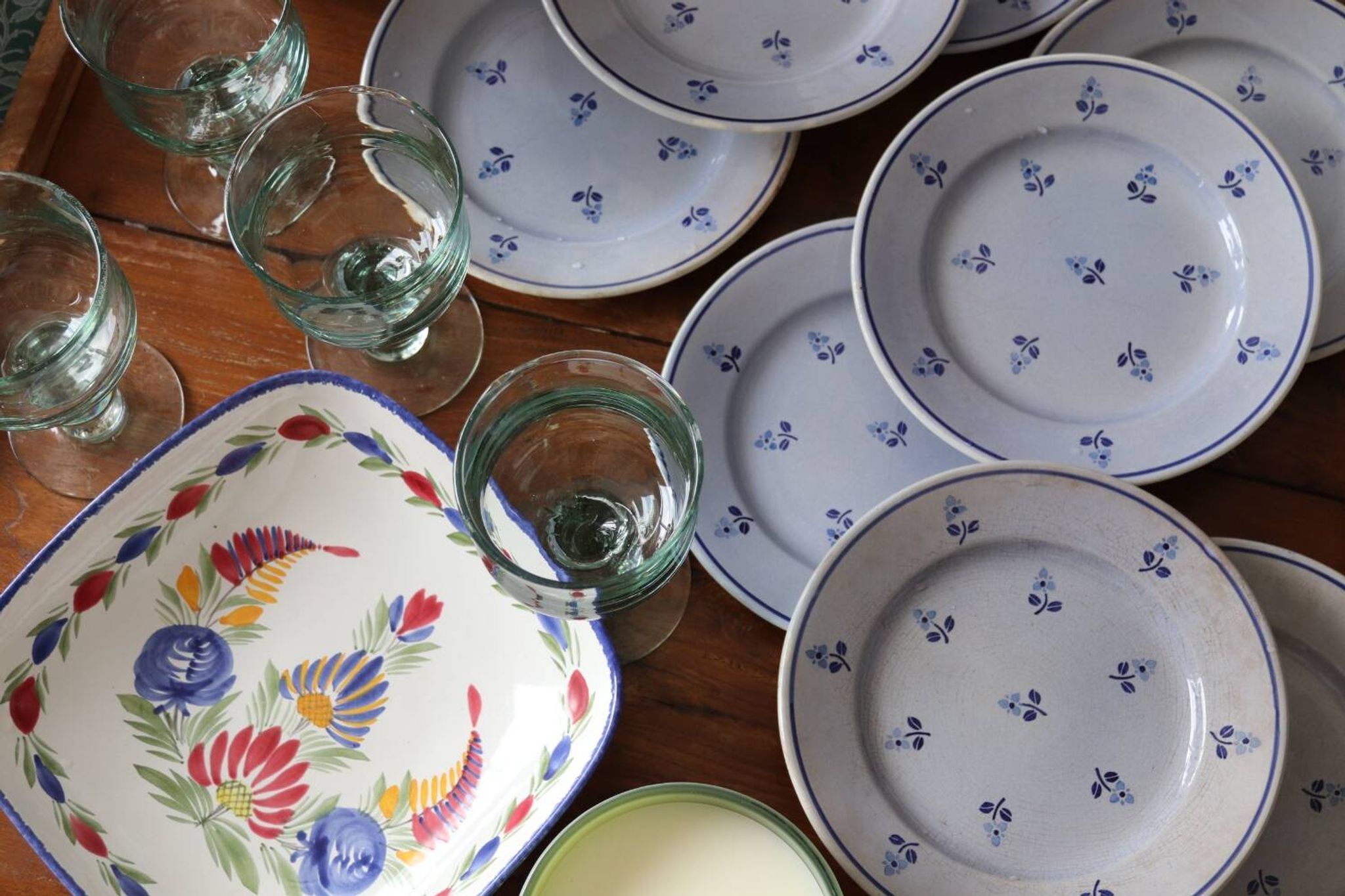 8 assiettes à dessert anciennes bleues fleuries faïencerie nouvelle