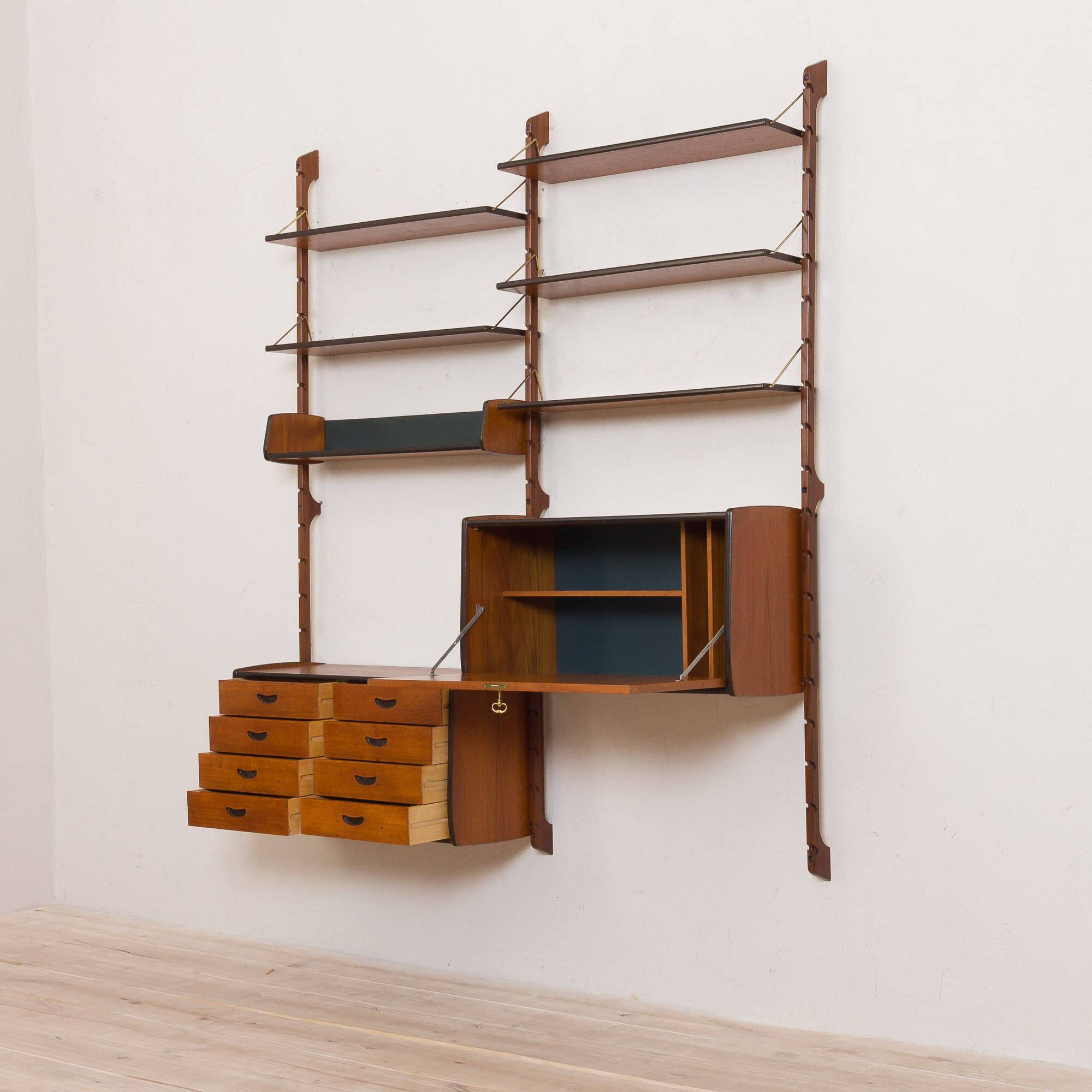 Ergo Wall Unit in teak with 6 shelves and 2 cabinets by John Texmon for Blindheim Møbelfabrikk, 2 ba