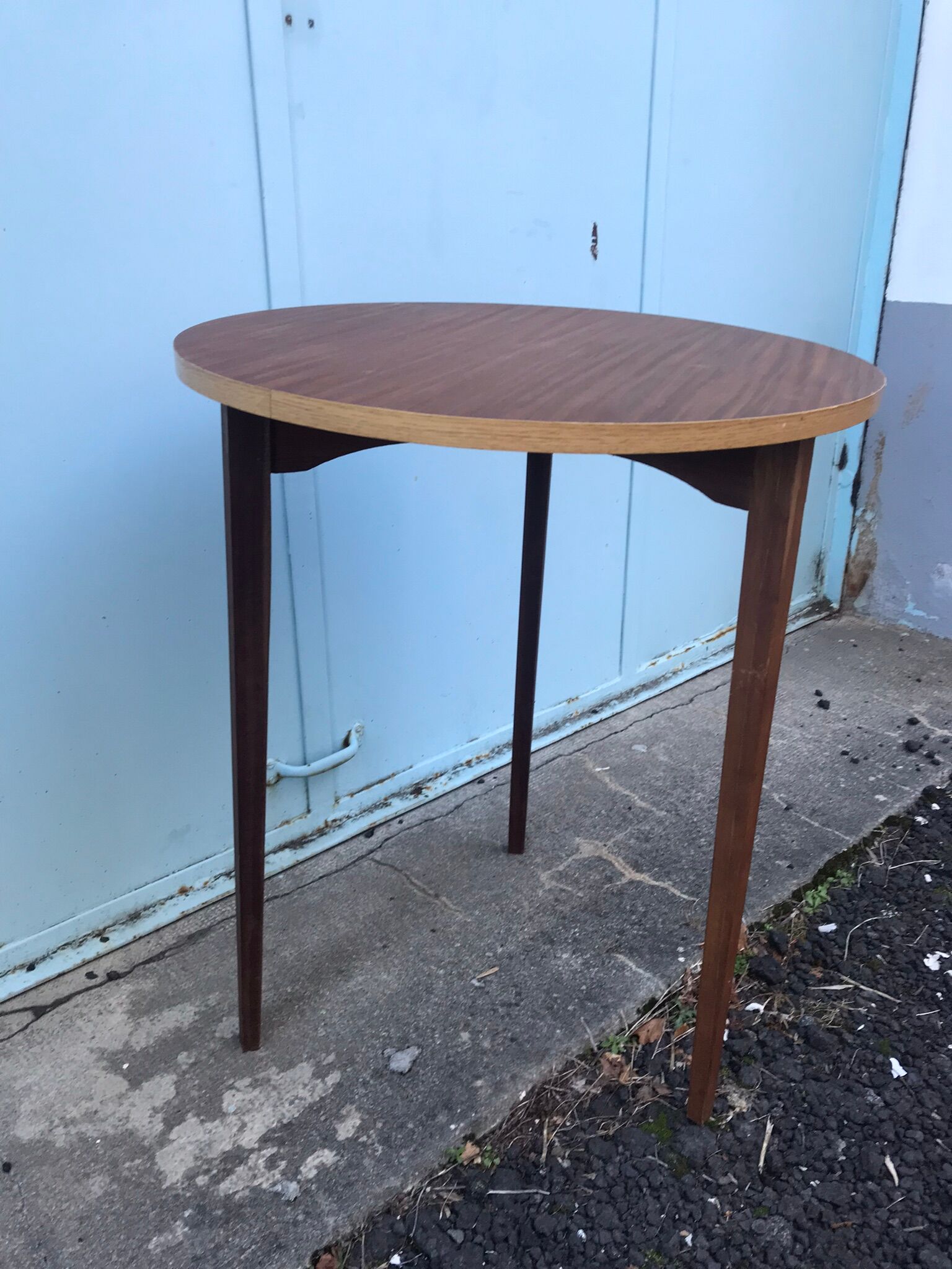 Table ronde tripode années 60