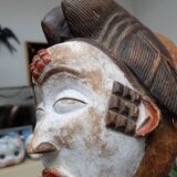 Mask of the PUNU tribe in Gabon