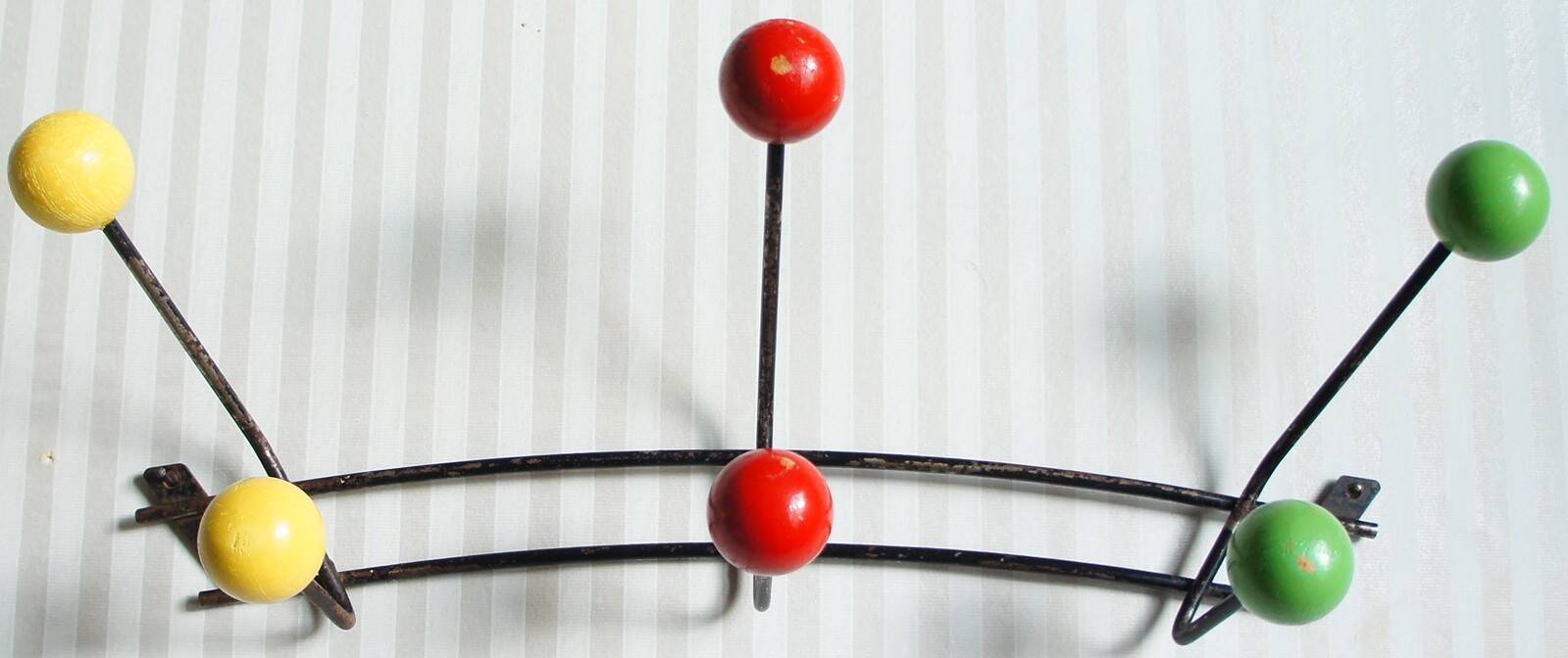 Wall coat rack with 6 colored wooden balls