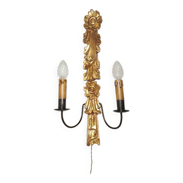 Aplique de pared de madera dorada. España, 1940s.