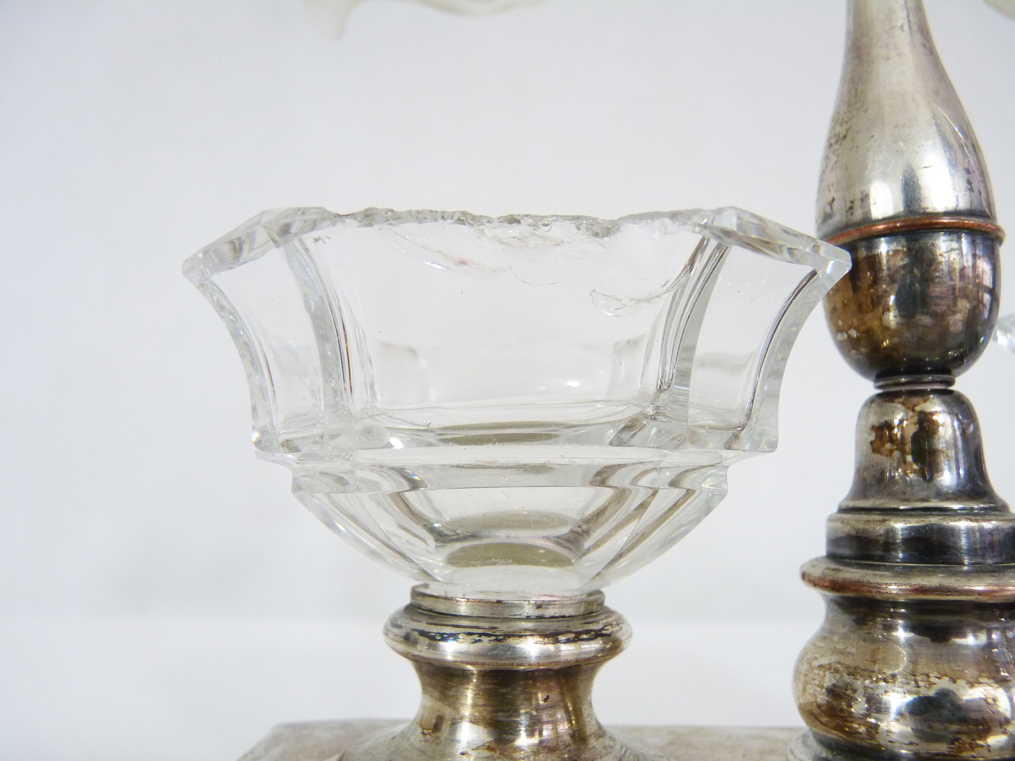 Art Deco ink lamp in silver metal and glass paste tulip. Anne 30