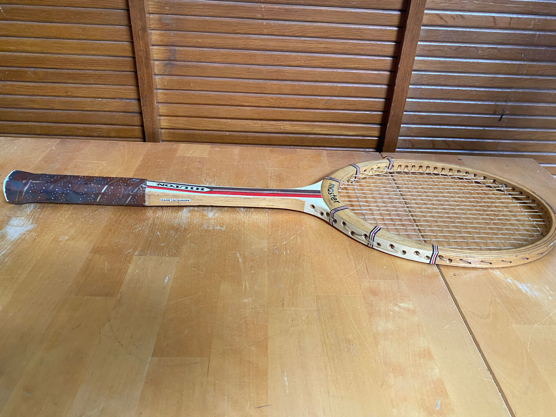 Vintage tennis racket hilton master wood + vintage cover