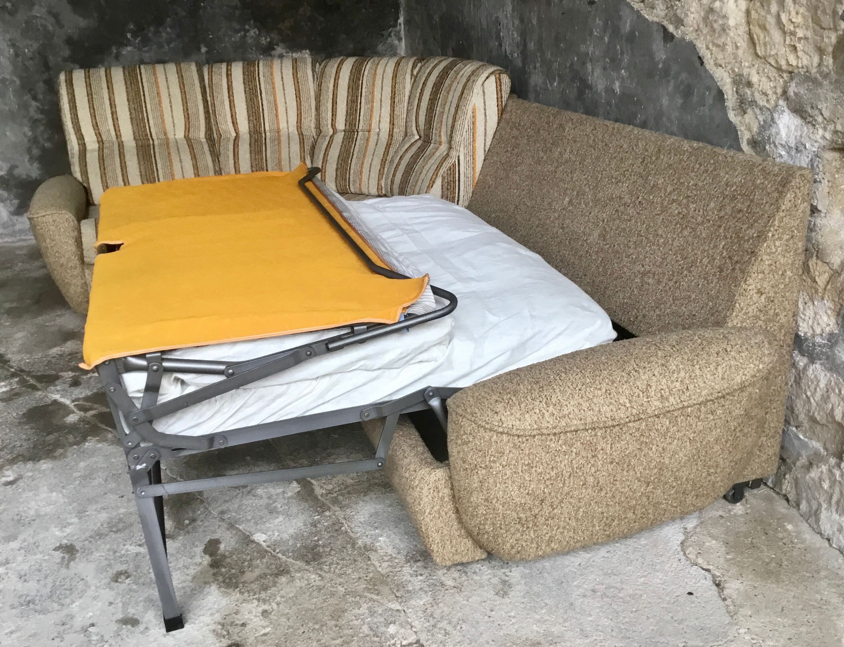 Corner sofa convertible in antique wool brand GMC seats - design 1970