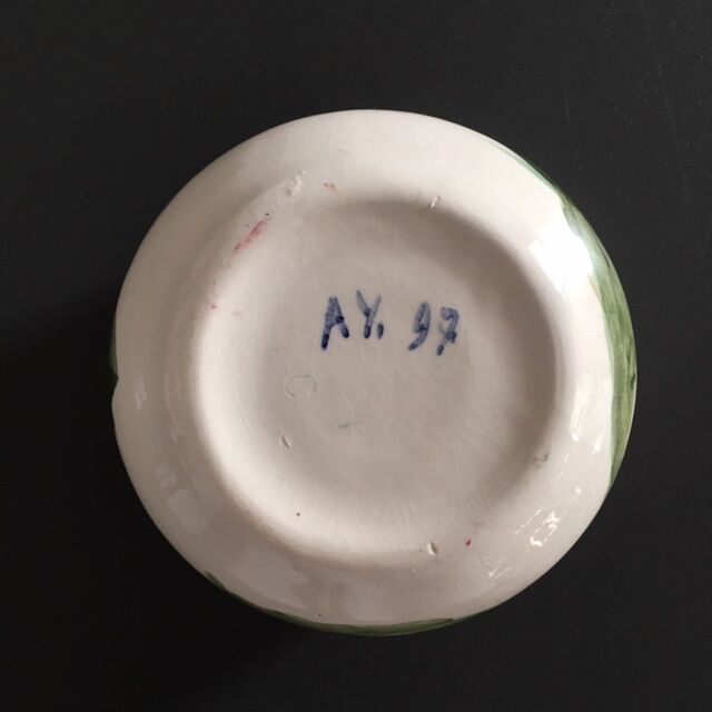 Empty pocket floral decoration signed