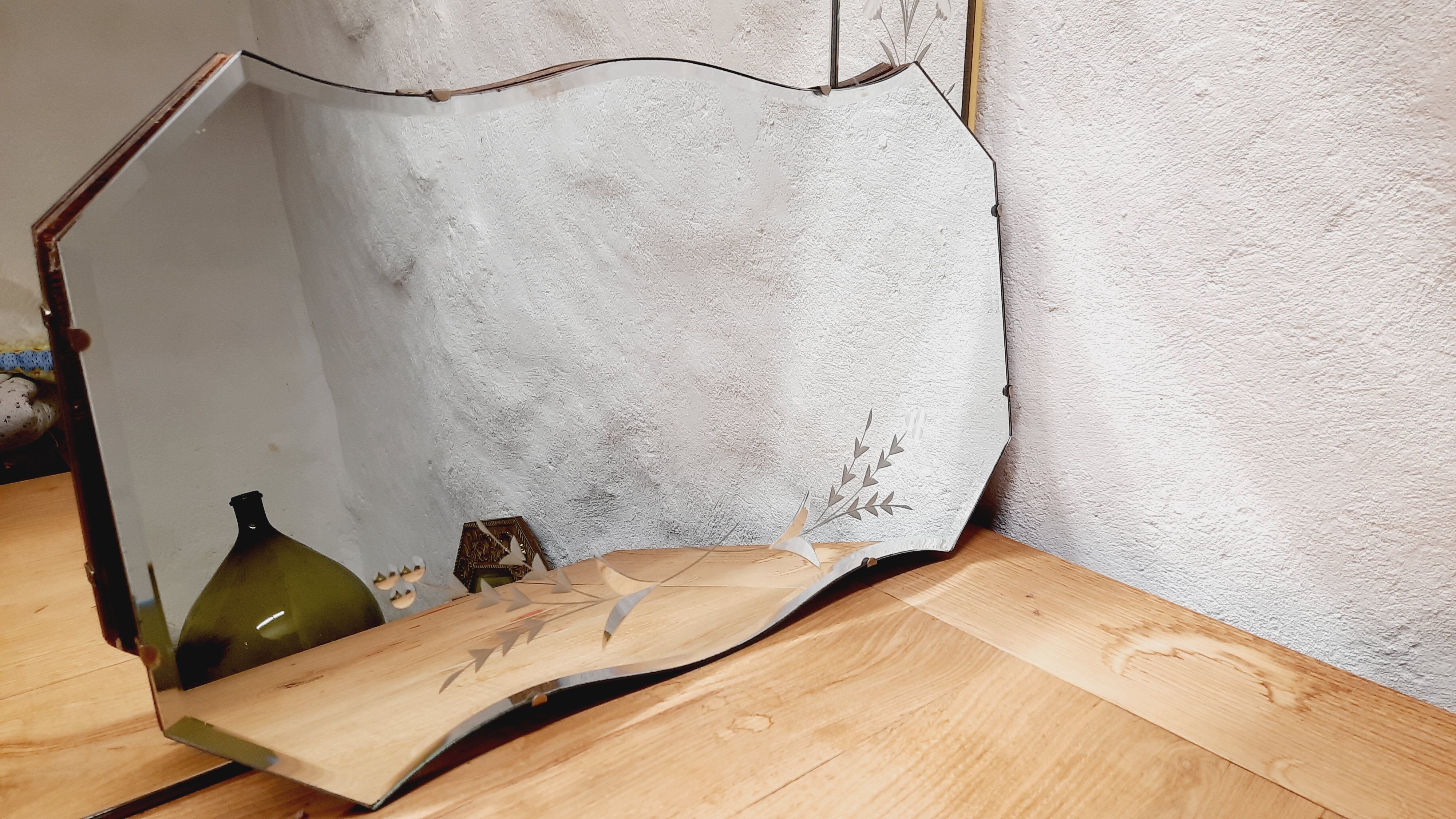 Beveled and chiseled art deco mirror