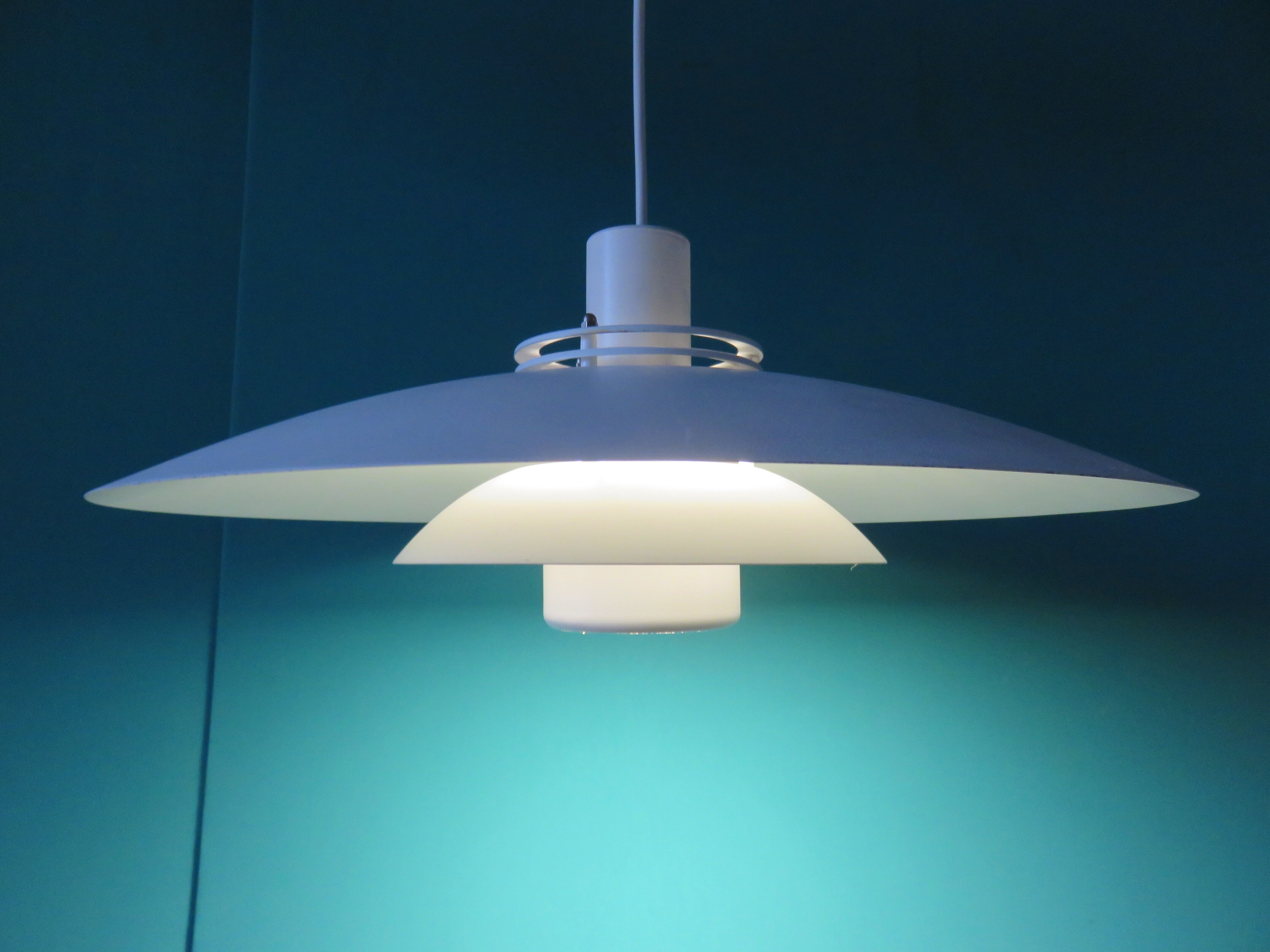 Large white suspension with cups. "Form Light" Denmark 1970