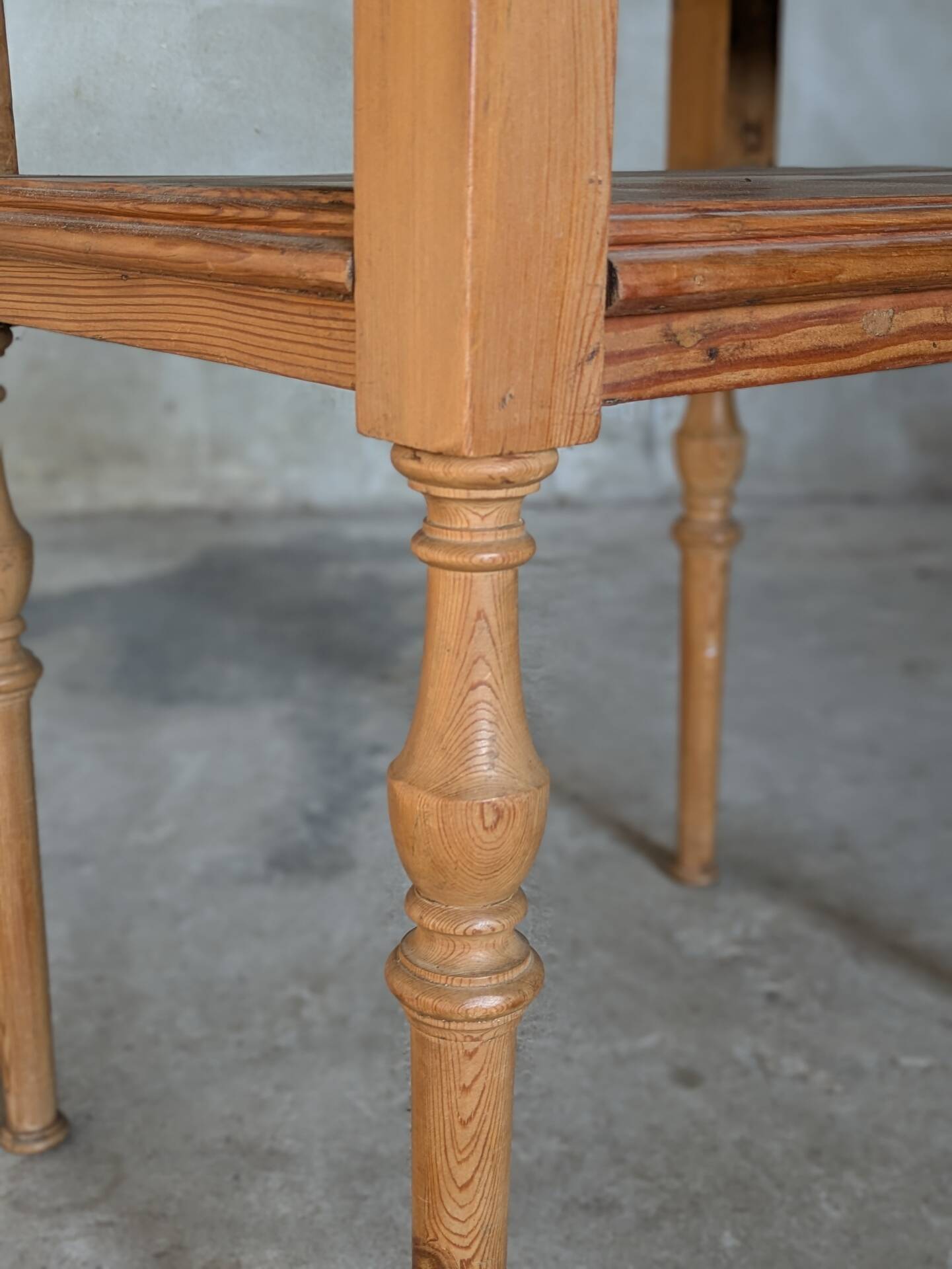 Table d'appoint pin