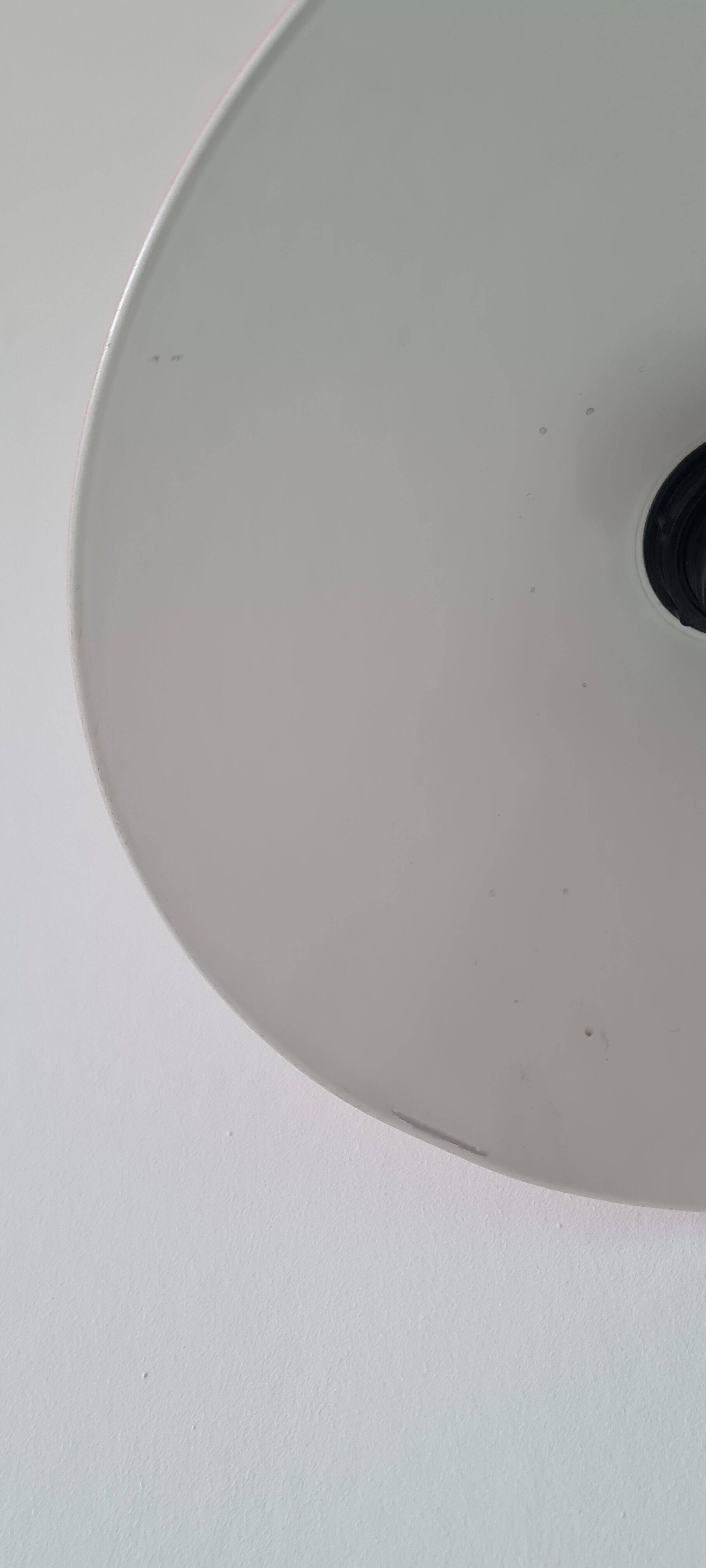 Enamelled sheet metal suspension