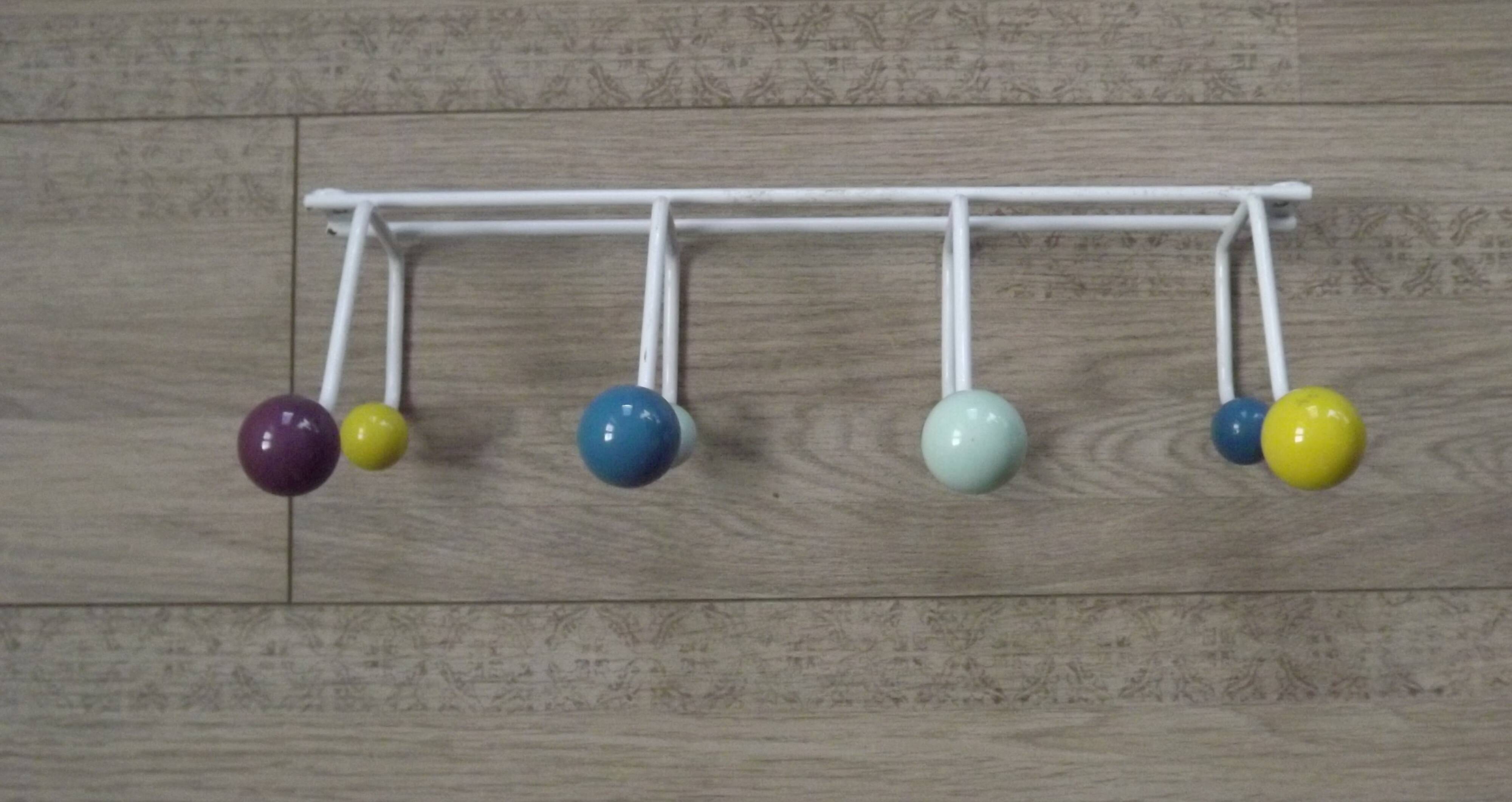 Modern Sputnik Wall Coat/Hat Rack – Space Age Colorful Wall Hanger 5540
