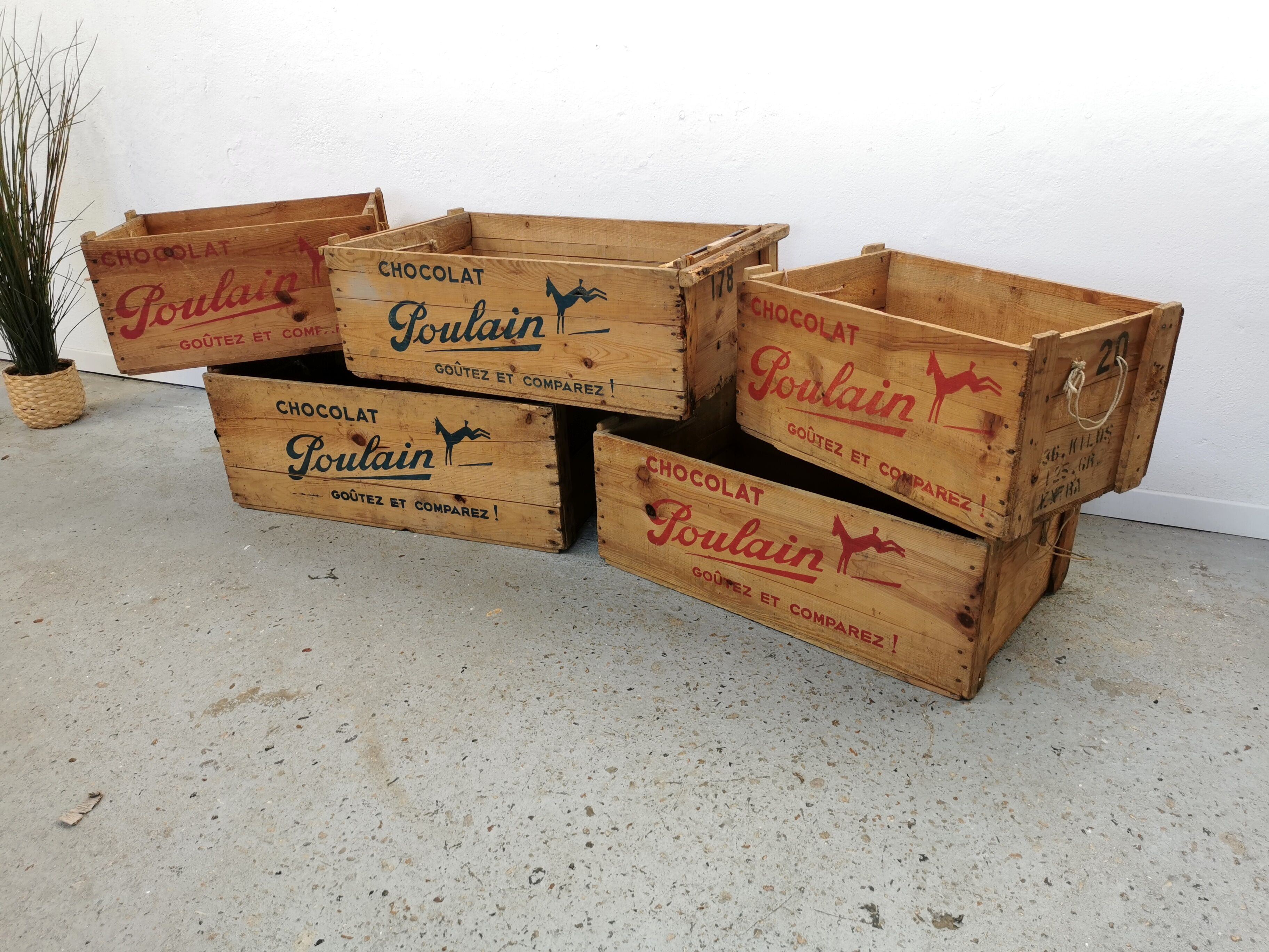 Vintage wooden box Chocolat Poulain