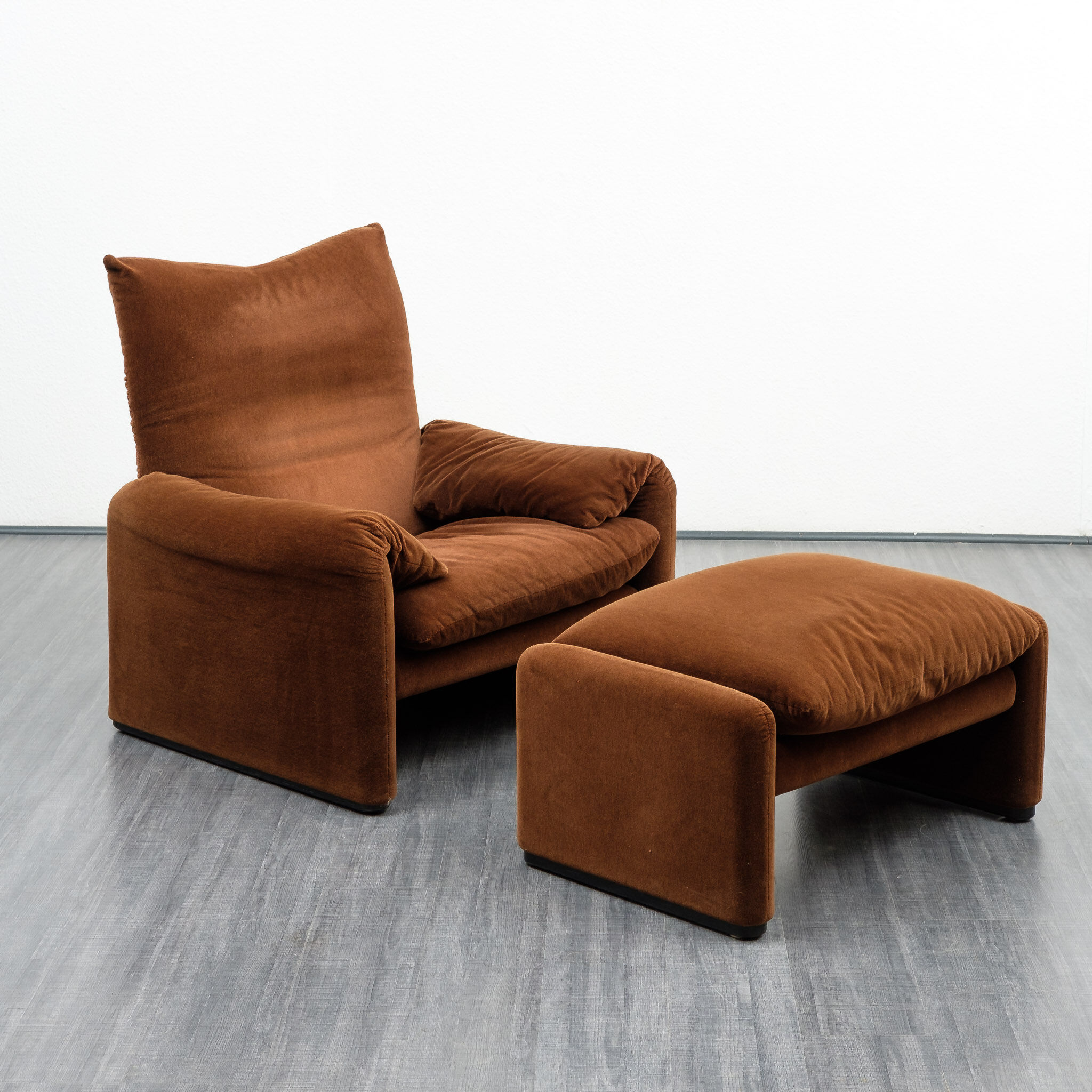 Fauteuil avec repose-pieds de Maralunga pour Cassina