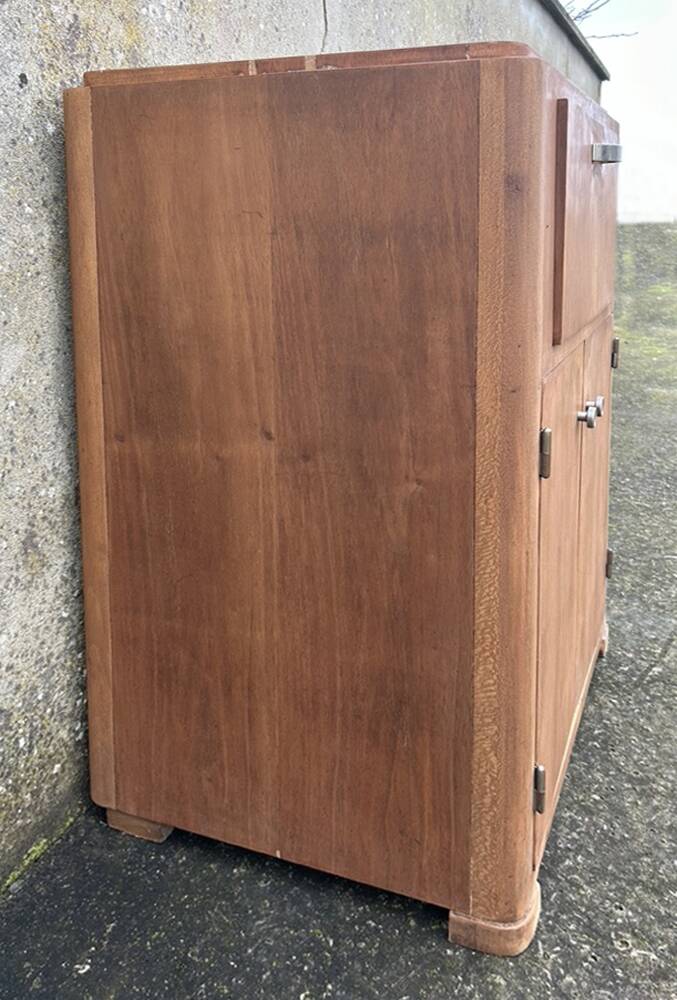 Phonograph, radio, turntable and record cabinet from the 1950s