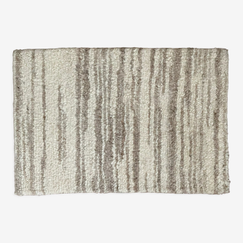 2 x 3 -hand-knotted wool rug