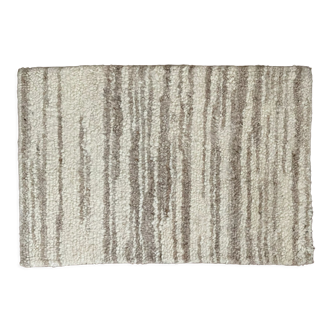 2 x 3 -hand-knotted wool rug