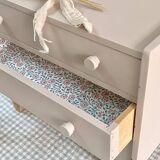 Commode poupée