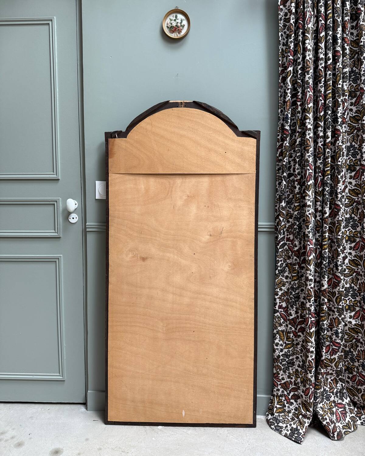 Grand miroir en bois perlé