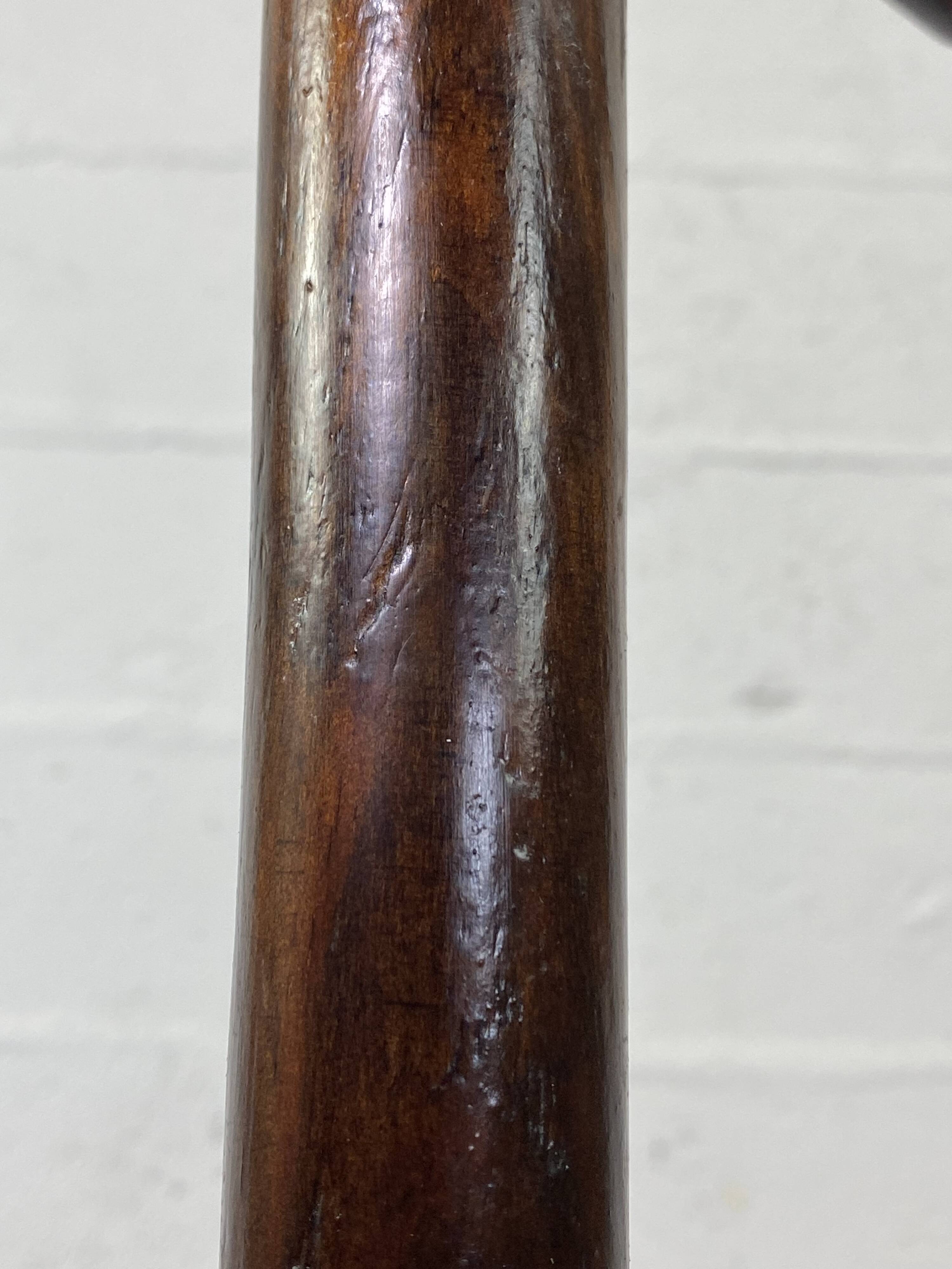 Porte manteau à pied ou valet de chambre