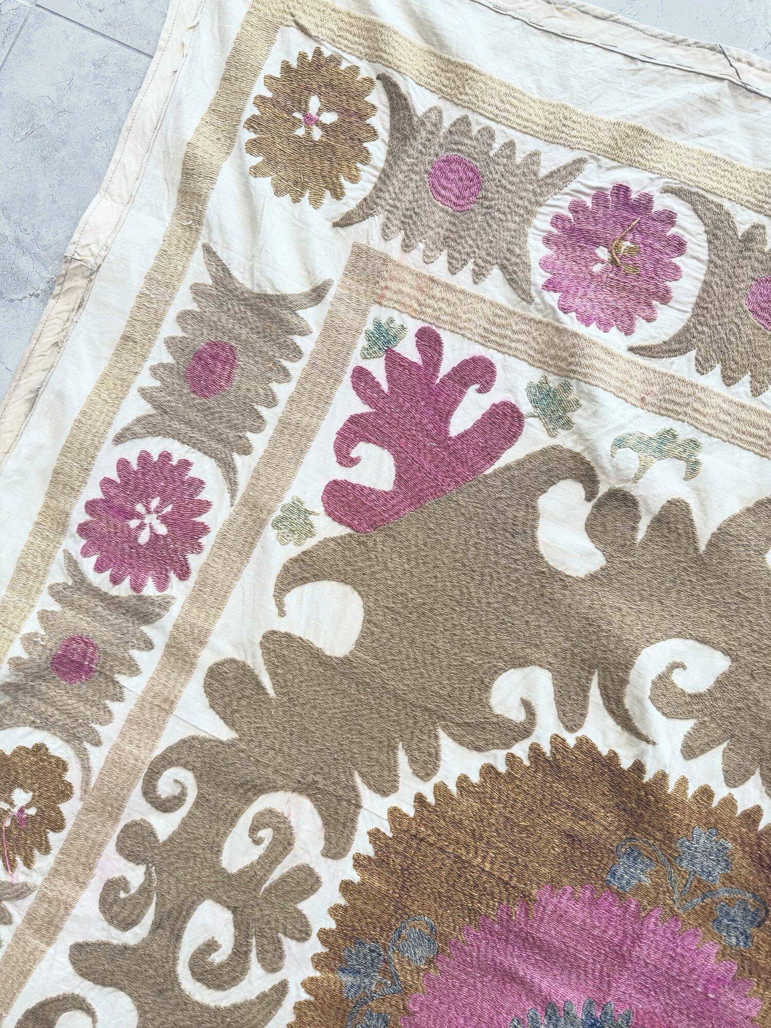 Vintage hand-embroidered tablecloth 121x133 cm