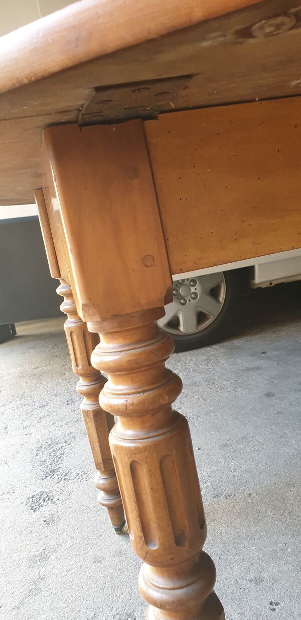 Table louis Philippe  merisier massif