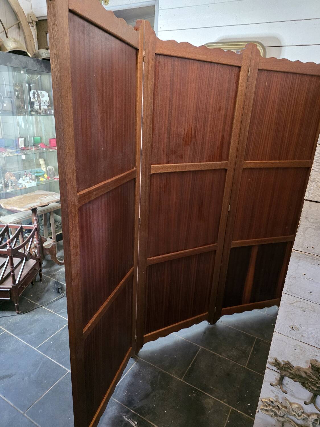 Three-panel screen in mahogany