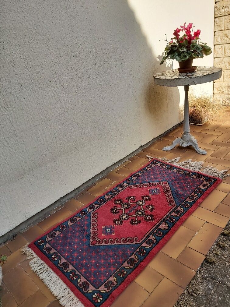 Tunisia hand-woven wool carpet