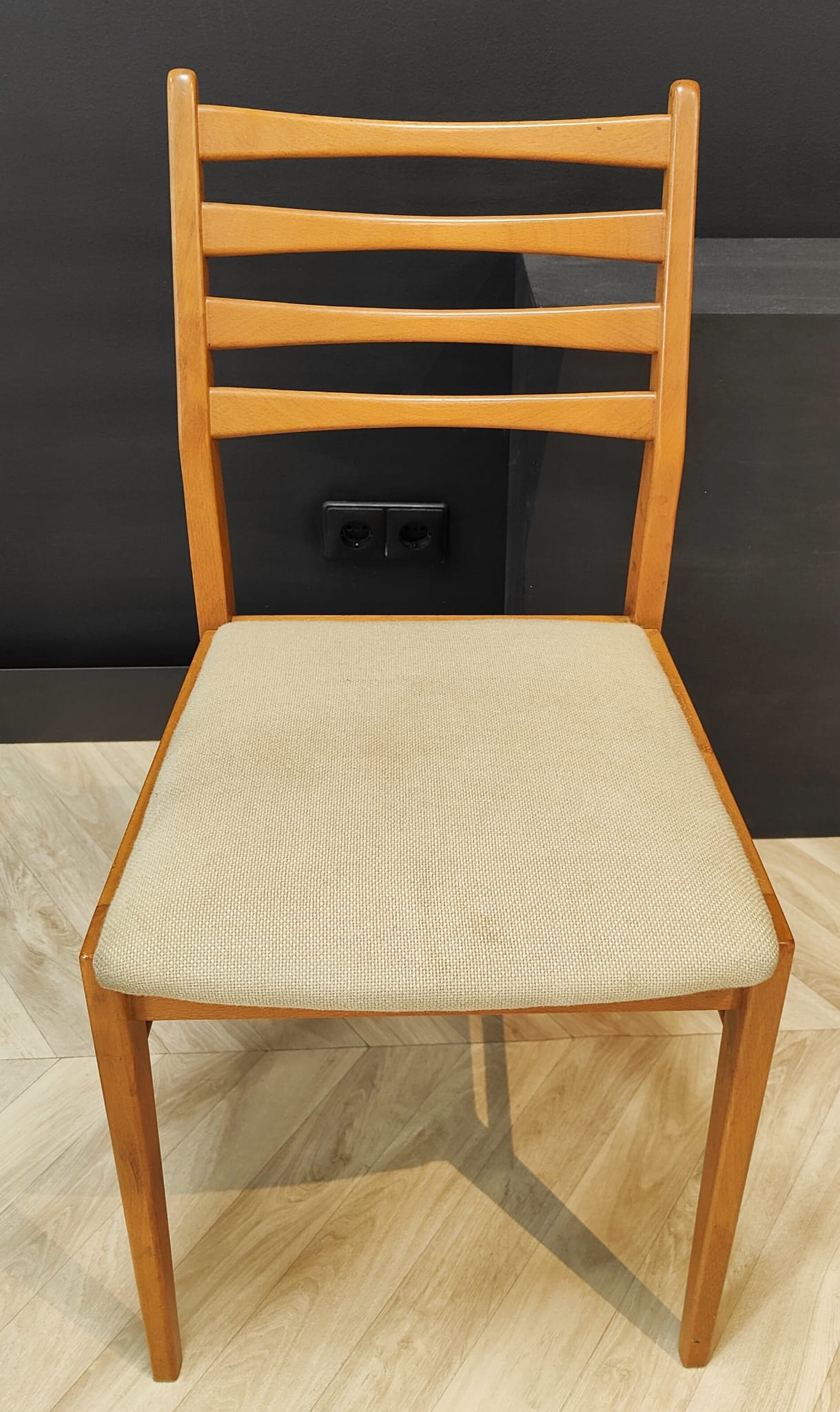 Set 4 dining table chairs